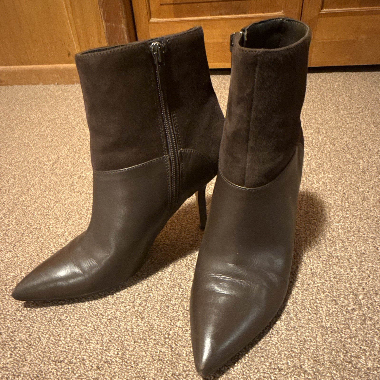 Nine West Women’s Brown Pointed Toe Zip Ankle Bootie Faux Leather 7.5