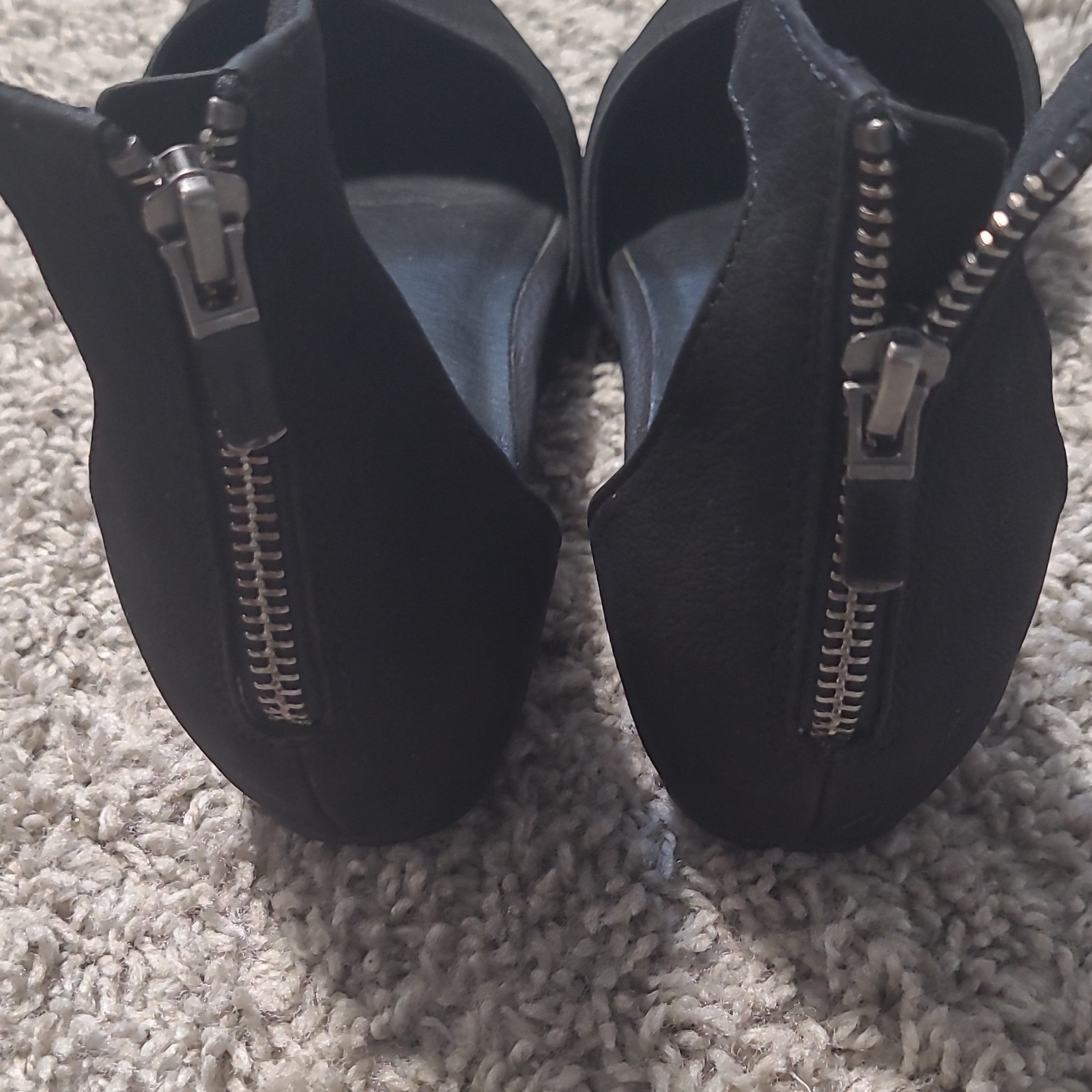 Eileen Fisher Women’s Black Leather Pointed Toe Zip Ankle Strap Pumps 7.5