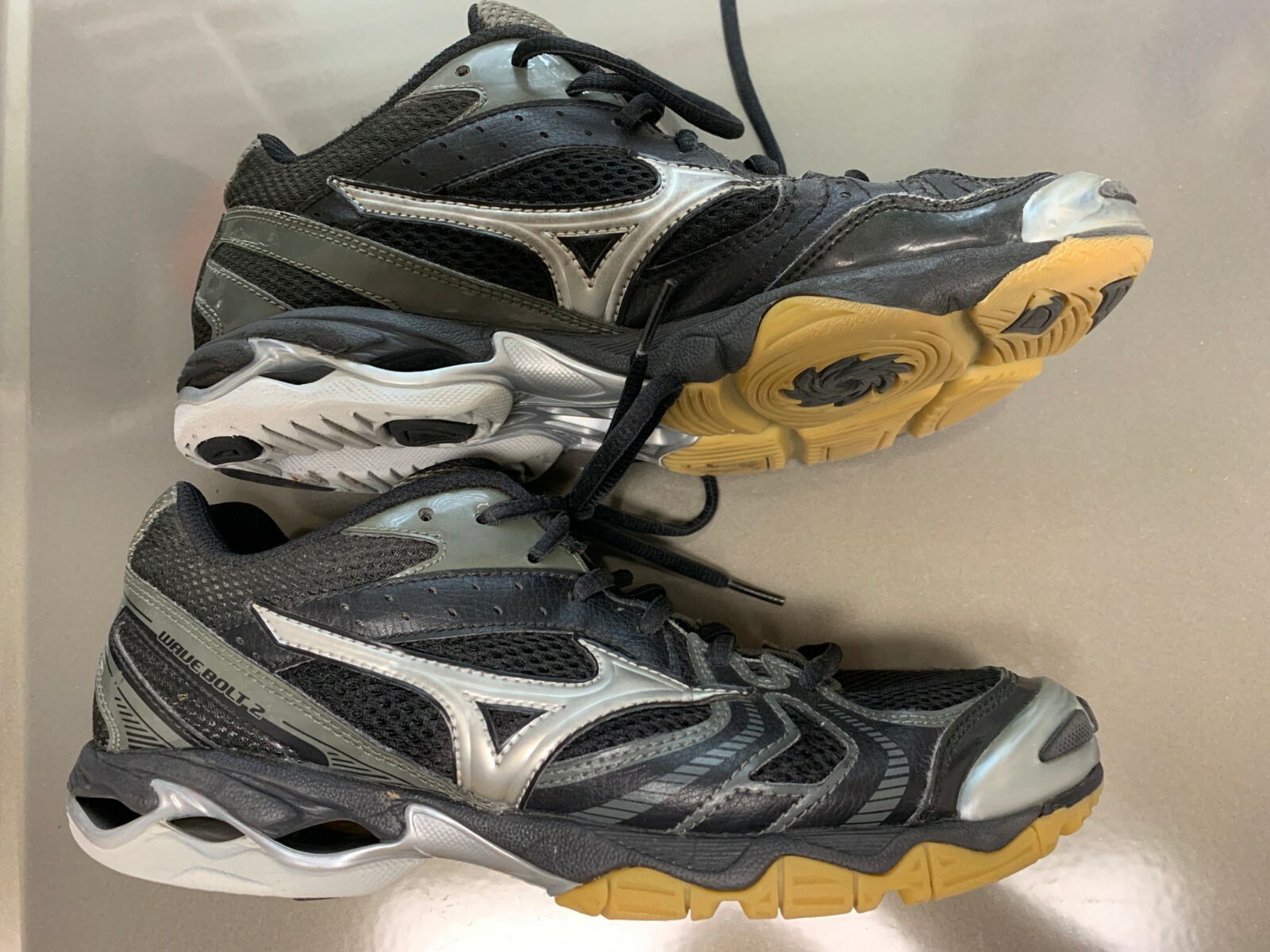 Mizuno Wave Bolt 2 Volleyball Shoes Womens Size 9 9KV-38605 Black Gray