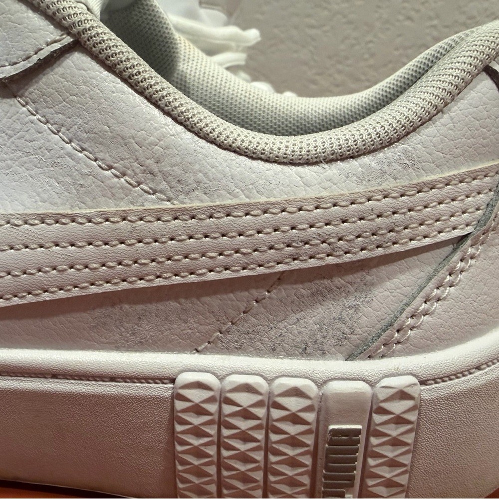 Puma Women White Leather Low Top Sneakers Size 8.5 Smash Court