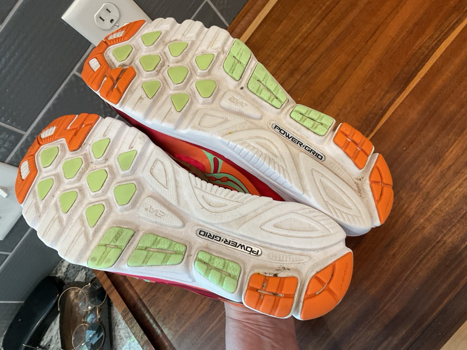 Saucony Kiara 6 Pink Orange Running Shoes Trainers 12 44.5