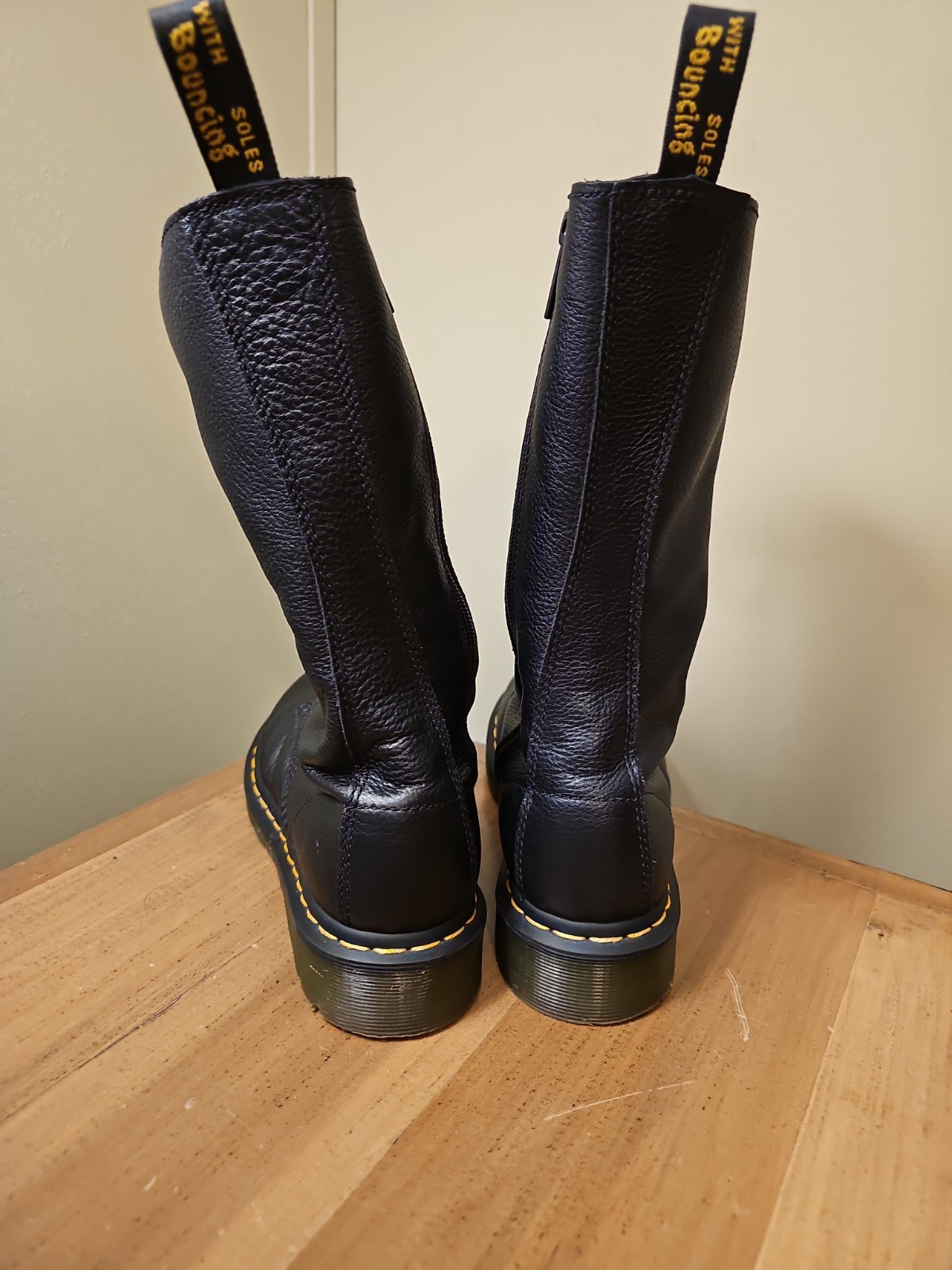 Dr. Martens 1B99 Lace Up/Side Zip 14 Eye Black Leather Boots Womens US 8 (NJ004)