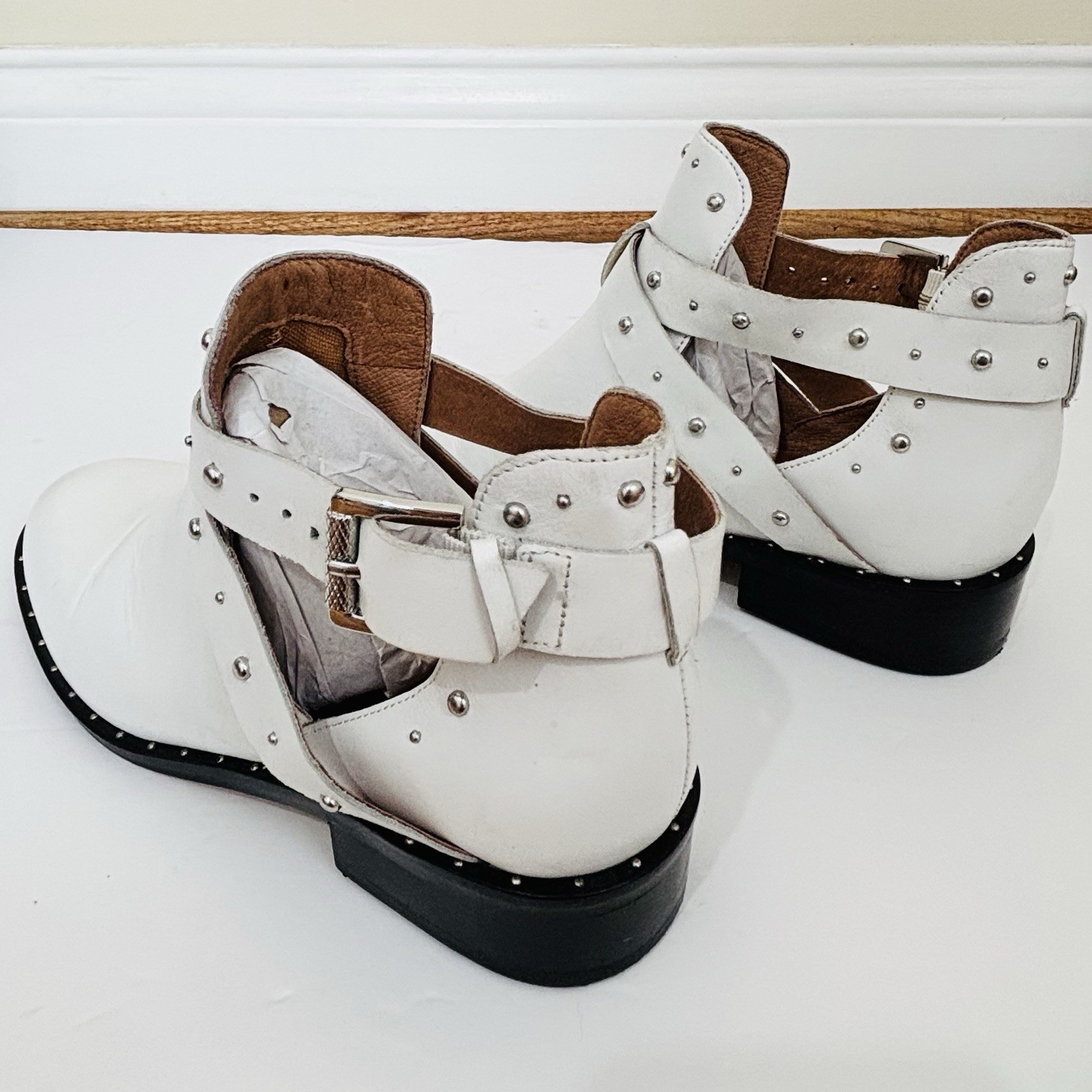 Halogen Hailey White Leather Silver Studded Cut Out Preppy Grunge Ankle Booties