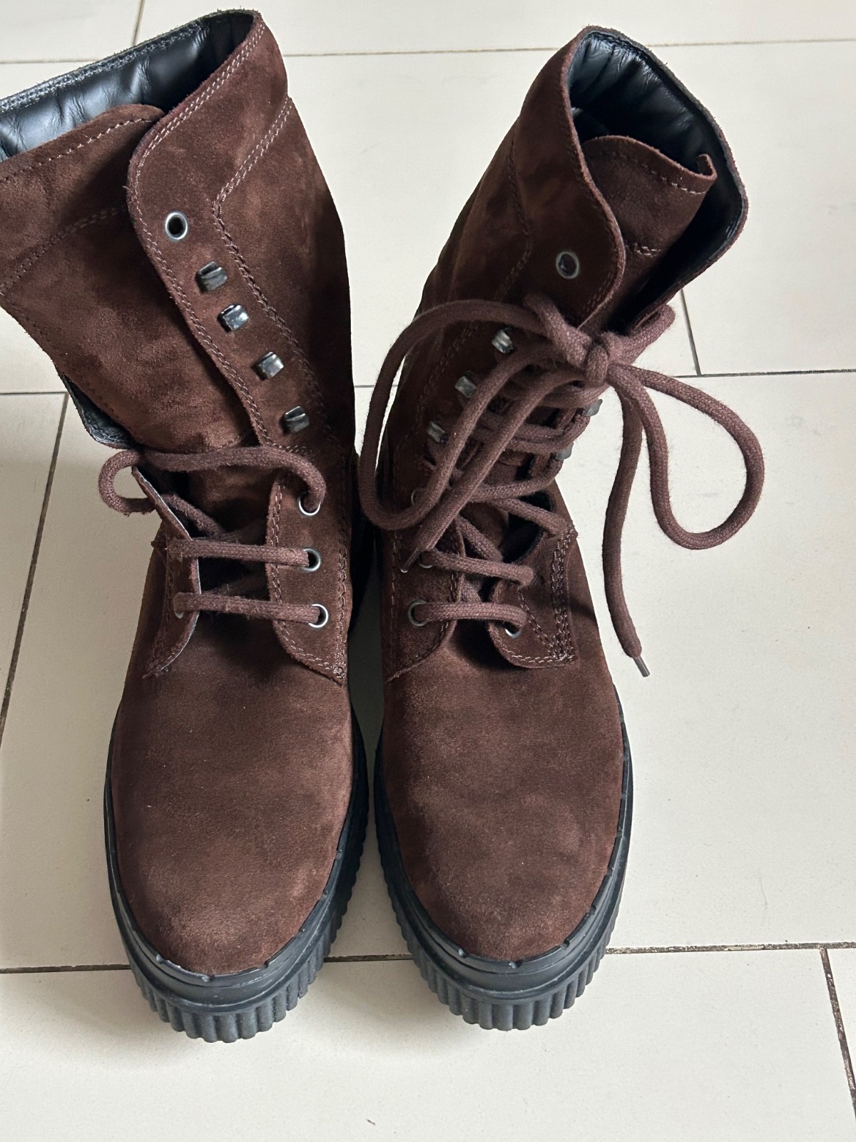 Authentic Tod’s Brown Suede Combat Boots – Women’s Size 37