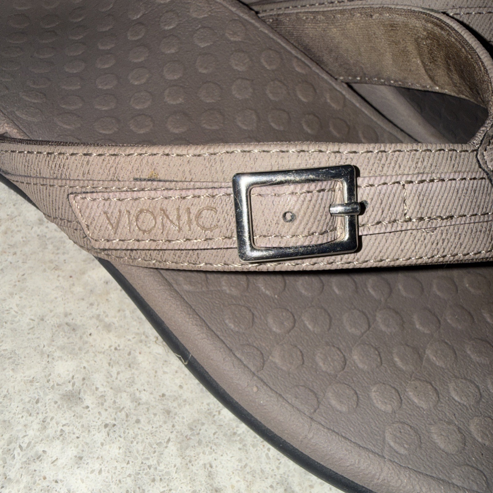 Vionic Tide Patty Taupe women’s comfort Flip Flop Sandals buckle size 8 summer