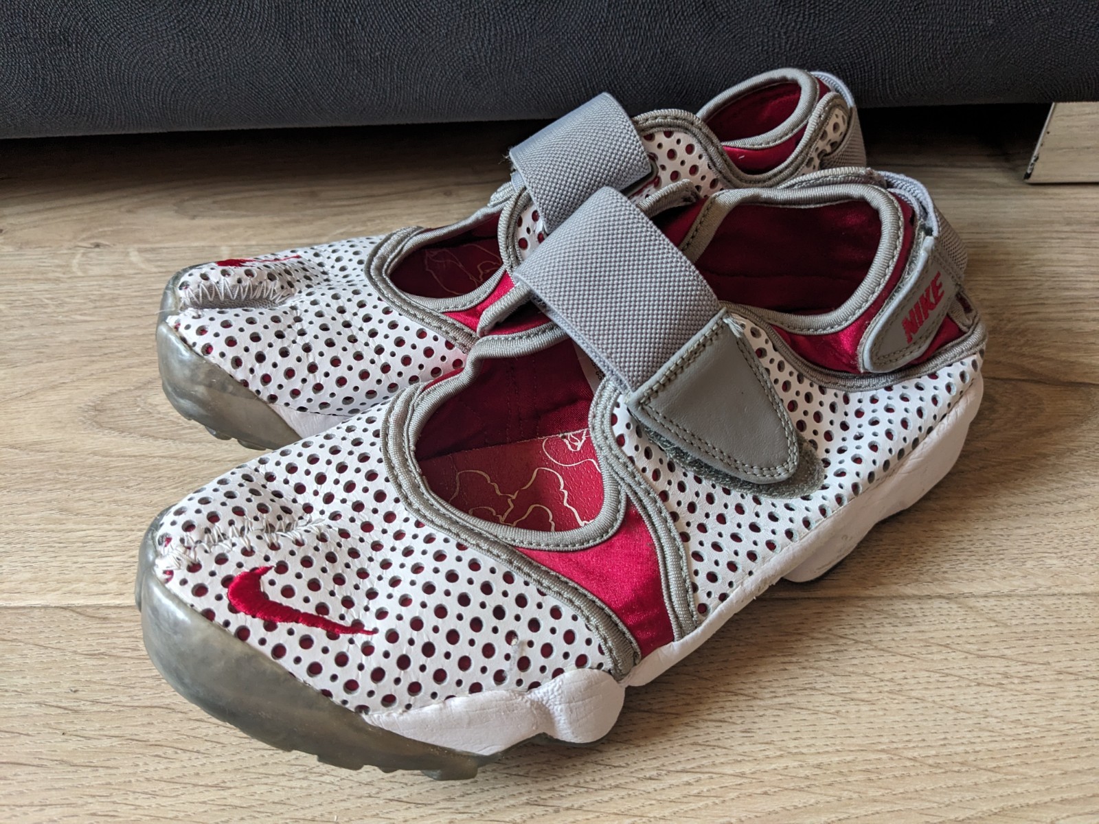 Nike Rift Tabi Y2K Sandals Size EUR 40.5