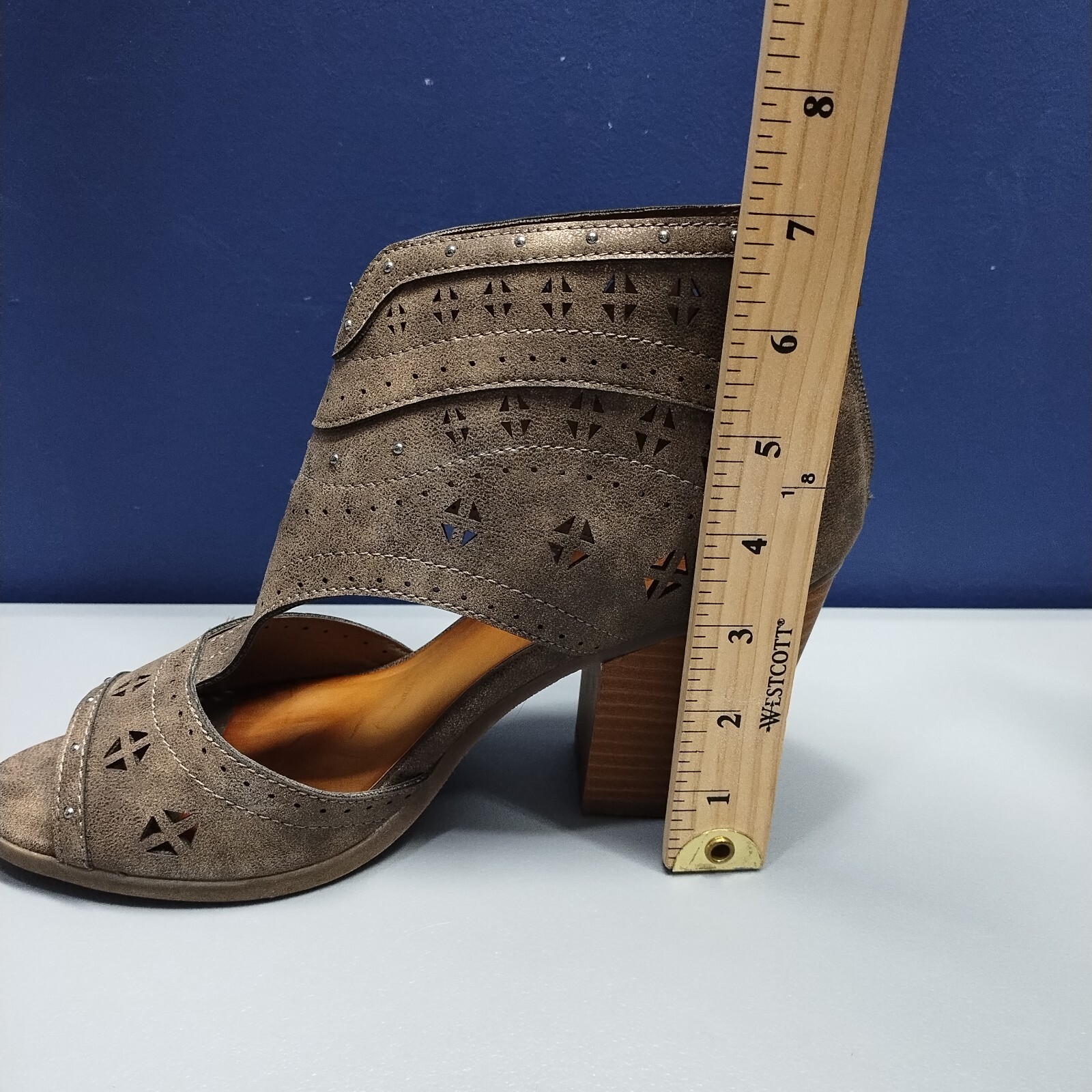 Sugar Viveca Cut Out Pump Heels Womens Size 9.5 Brown Metallic Peep Toe Back Zip