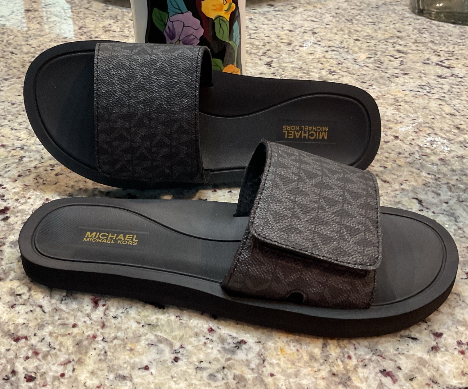 MICHAEL KORS Women’s Sz 8 M Wade Slide 45S0WDFA2B Black/Grey NEW