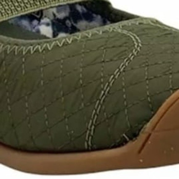 Keen Sienna Mj Mary Jane Quilted martini olive green women’s size 6 rubber flat