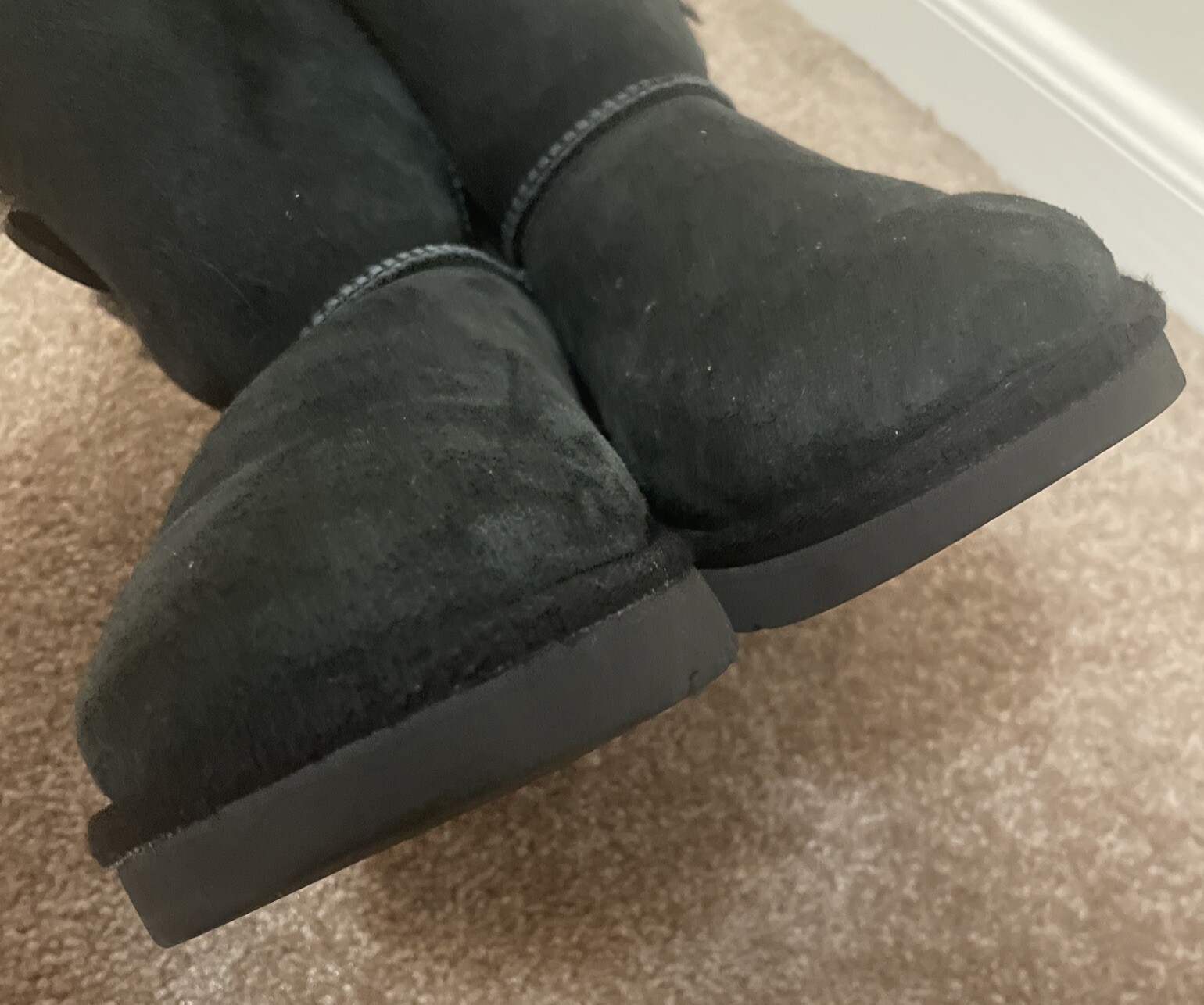 UGG Australia Bailey Button Black Leather Women’s Boots Size 7 S/N 5803