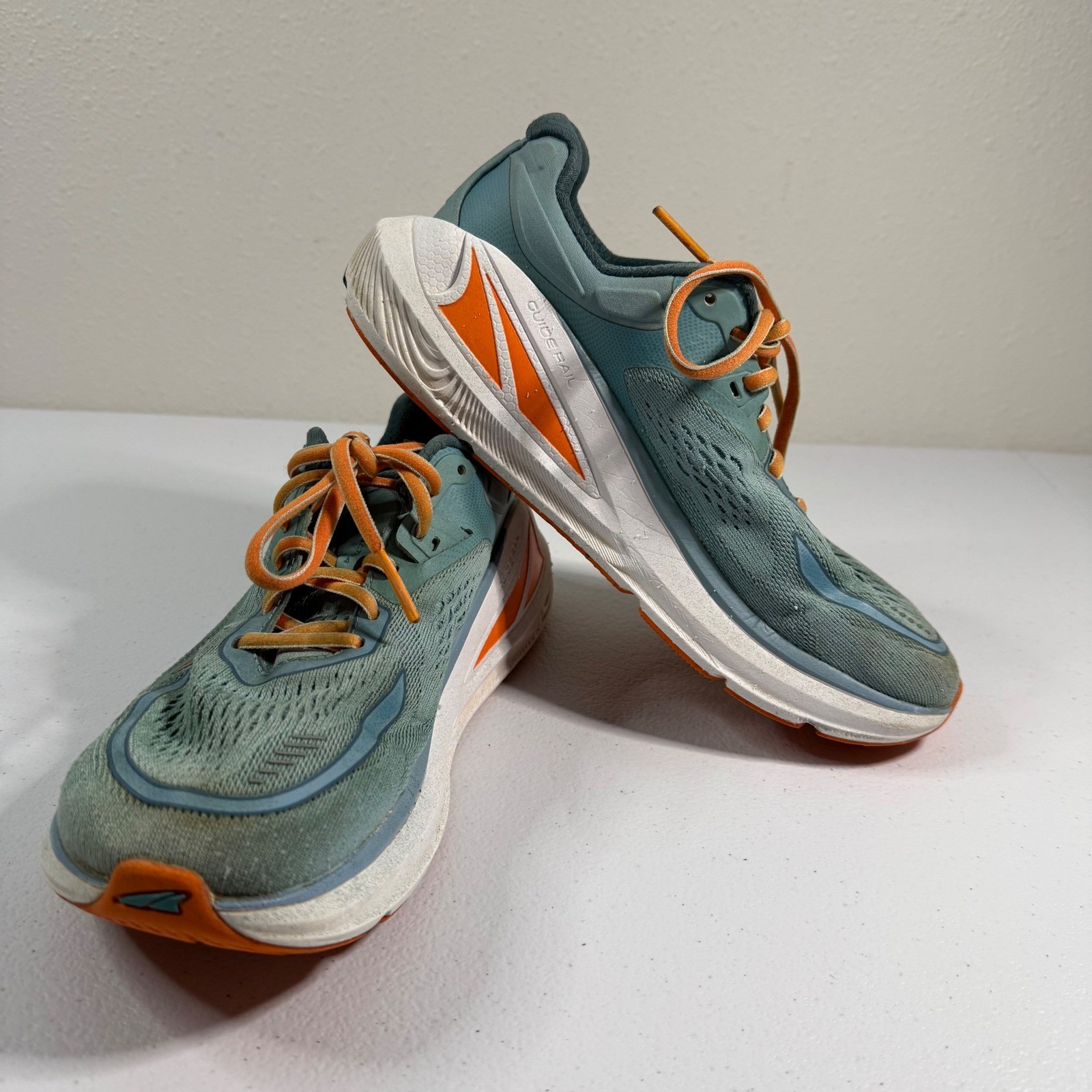 Altra Guide 15 Women’s Running Shoes Teal Orange Lace Up Athletic Size 8.5EUC