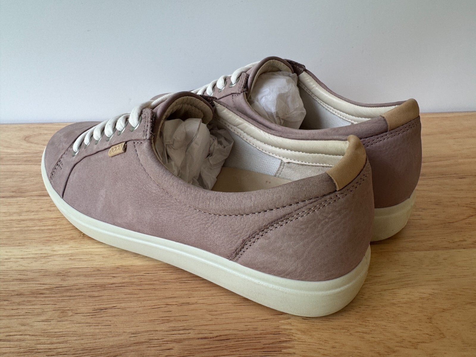 ECCO Soft 7 Women’s Nubuck Leather Sneaker Grey Rose Size US 10-10.5 / EU 41