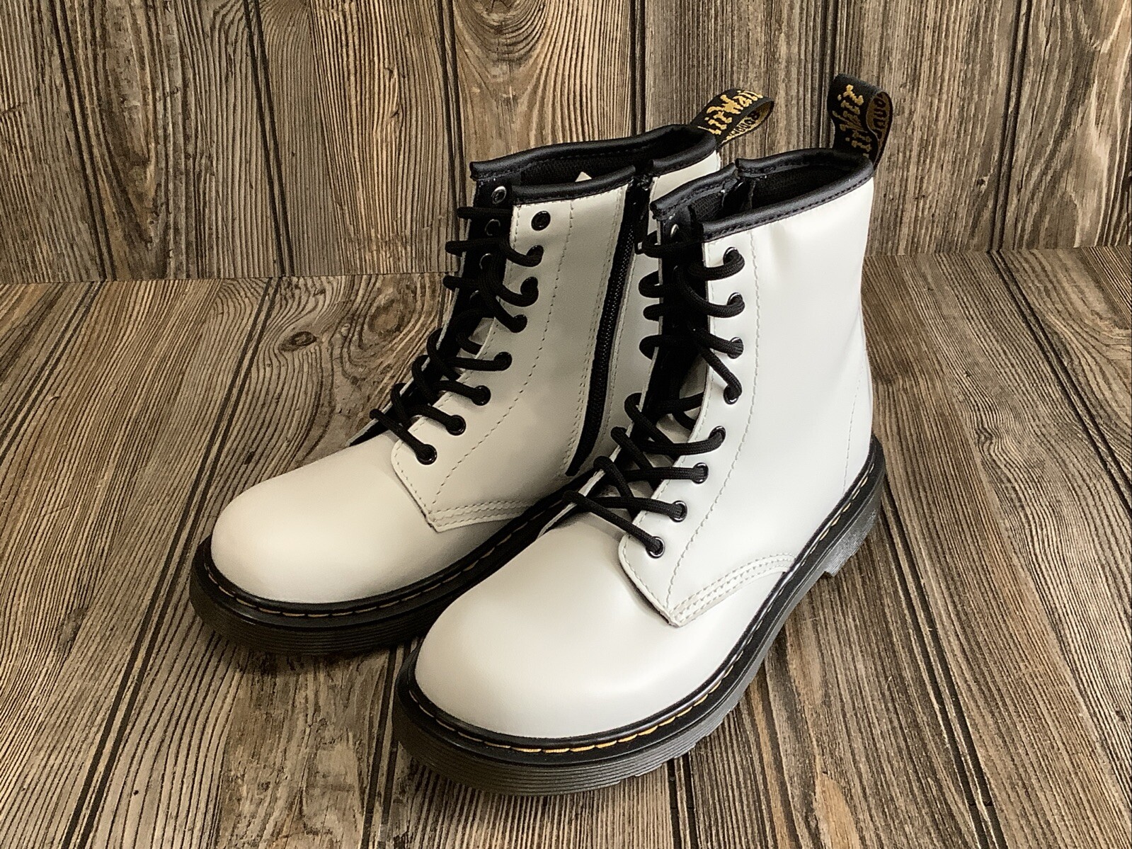 Doc Dr Martens 1460 Women’s Size 5 Smooth Leather Lace Up Combat Boots White