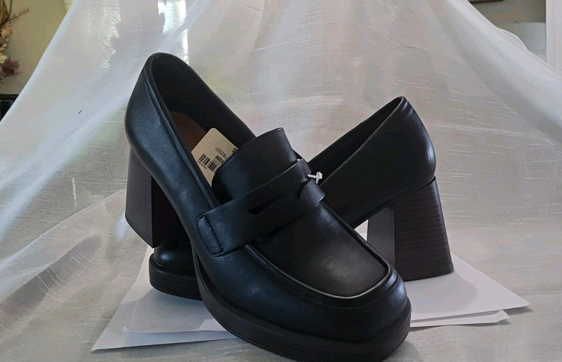 ana Women’s Black Leather Platform Loafers Slip-On Round Toe US 7.5