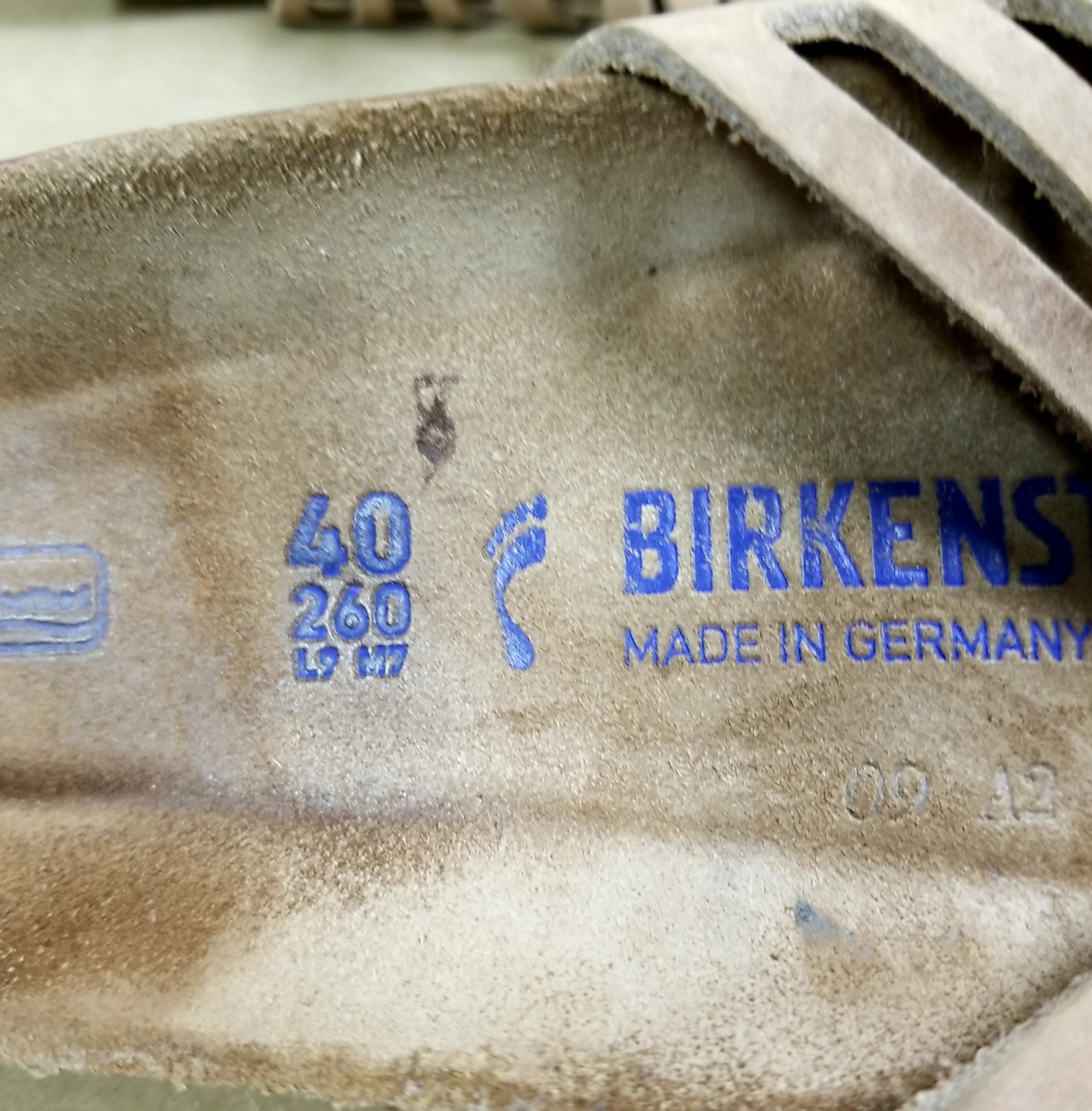 Birkenstock Tan Women’s Sz 40/9 Soft Footbed Sandals Brown Granada