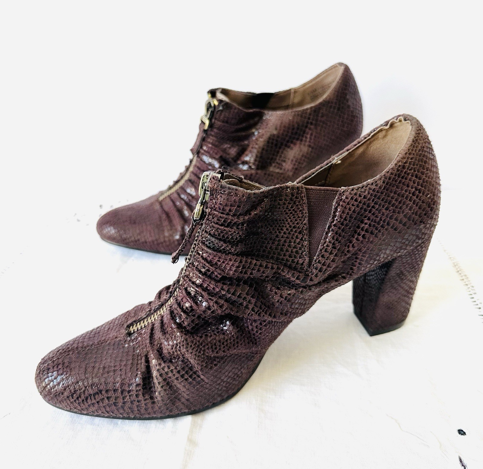 AEROSOLES FORTUNATE Brown SHIMMER SNAKESKIN ANKLE BOOTS ZIP FRONT Women’s 7.5