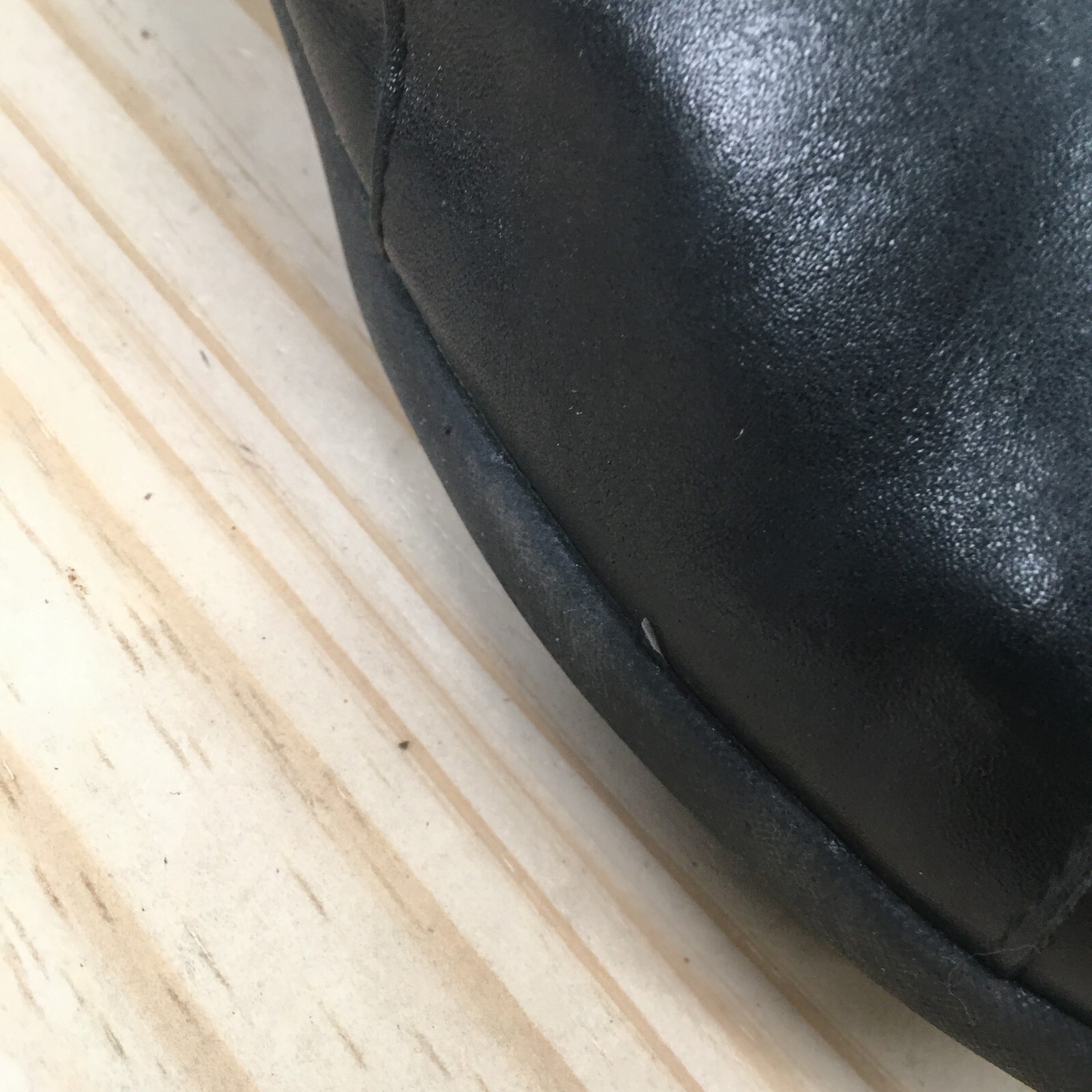 Earth Shoes Womens 9.5 B Amity Slip On Black Leather Casual Round Toe Comfort