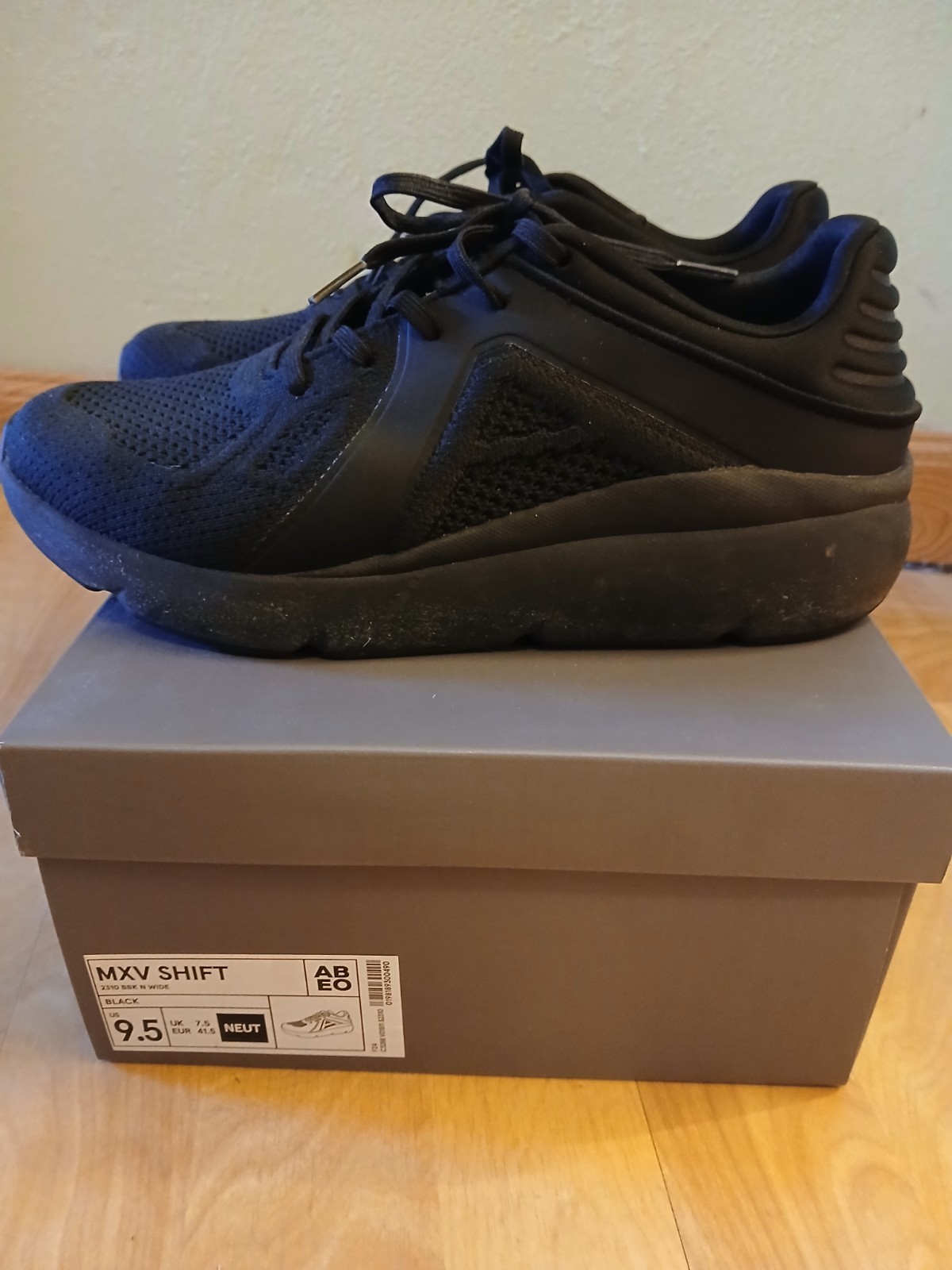 ABEO MXV Shift 9.5 Wide Black Womens Lace-Up Athletic Sneakers Textile Rubber.