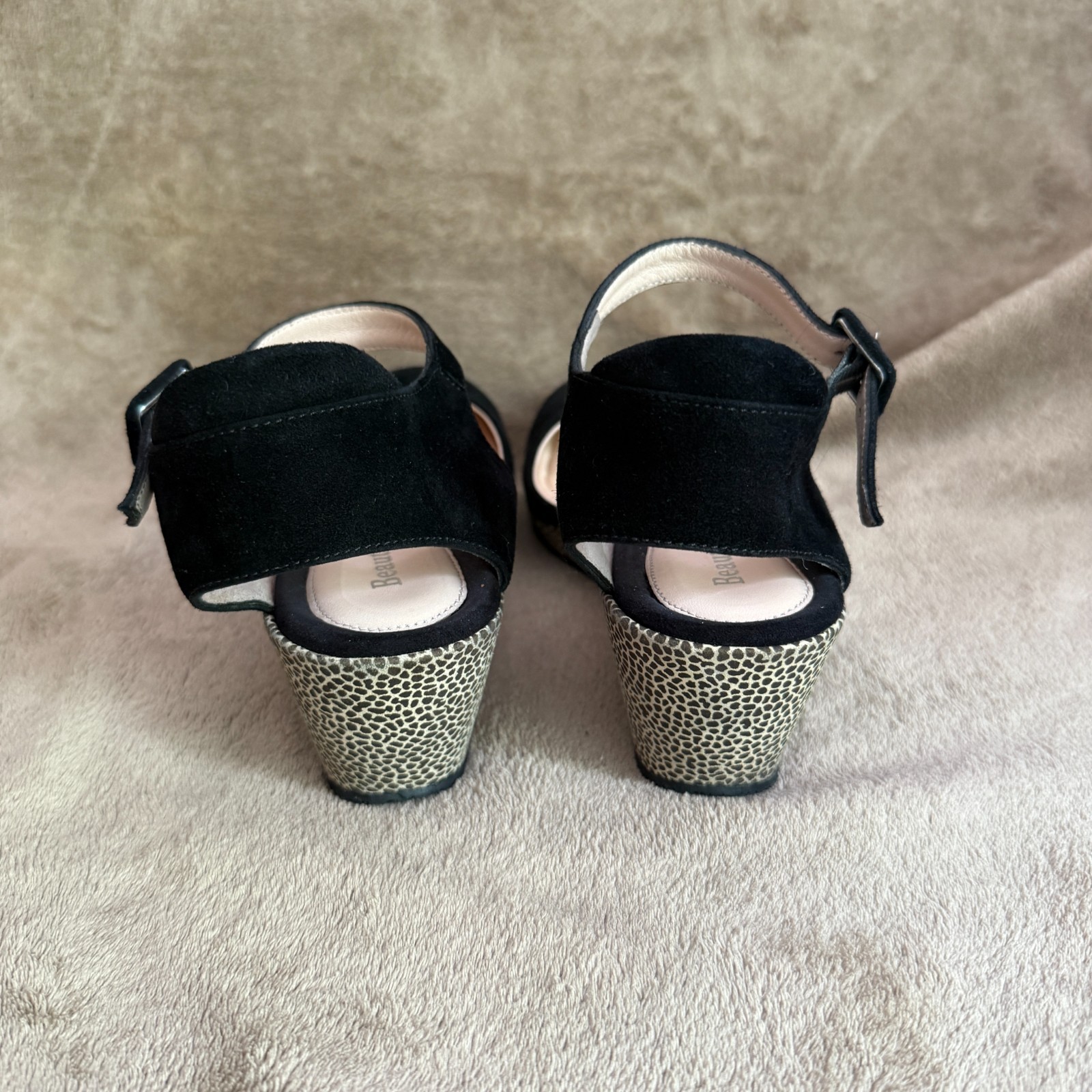 BeautiFeel Women’s Piper Wedges Black/Giraffe Suede Sandals EU 37-US 6/6.5