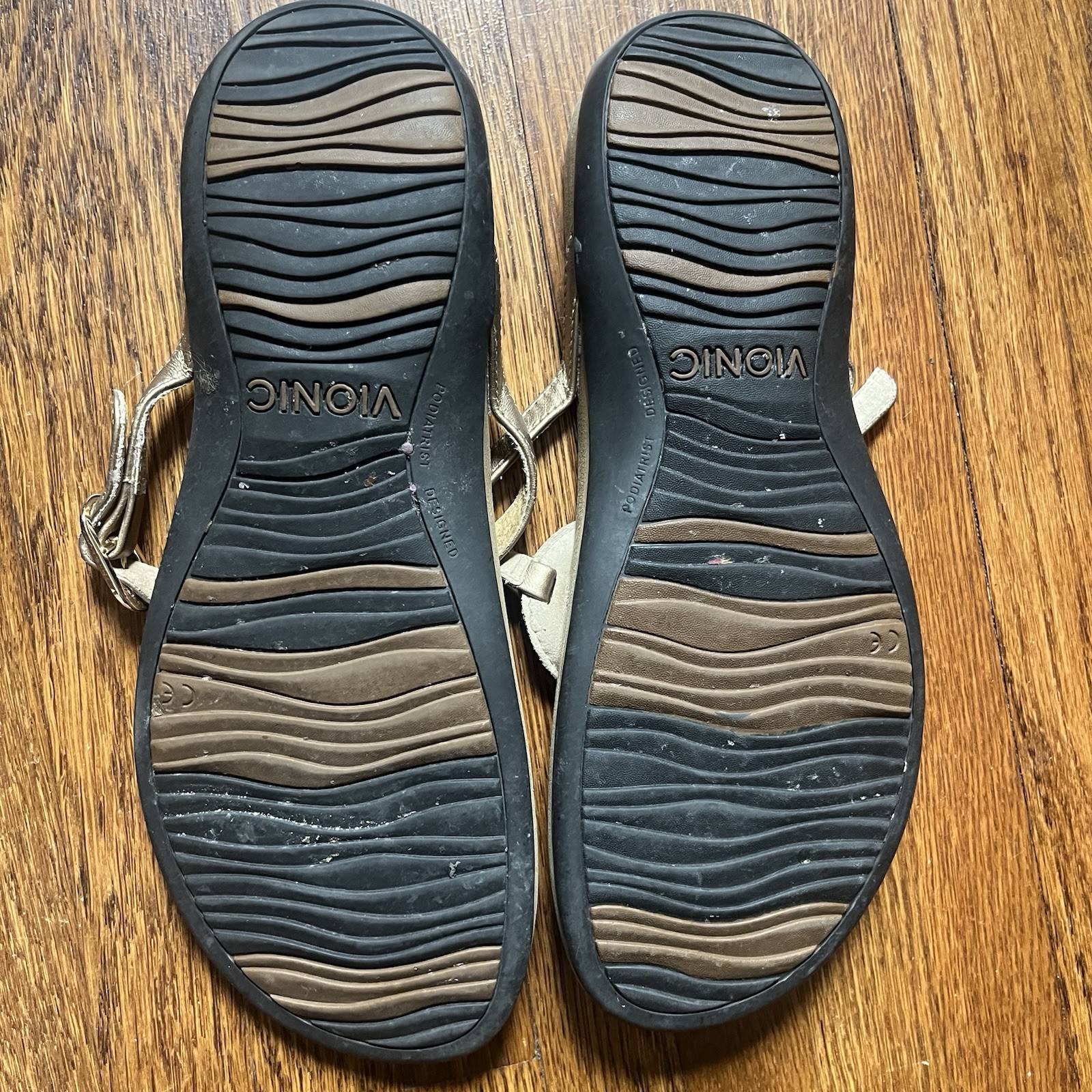 Vionic Karina Thong Sandals 9 strappy Gold Ring Comfort Feminine Summer
