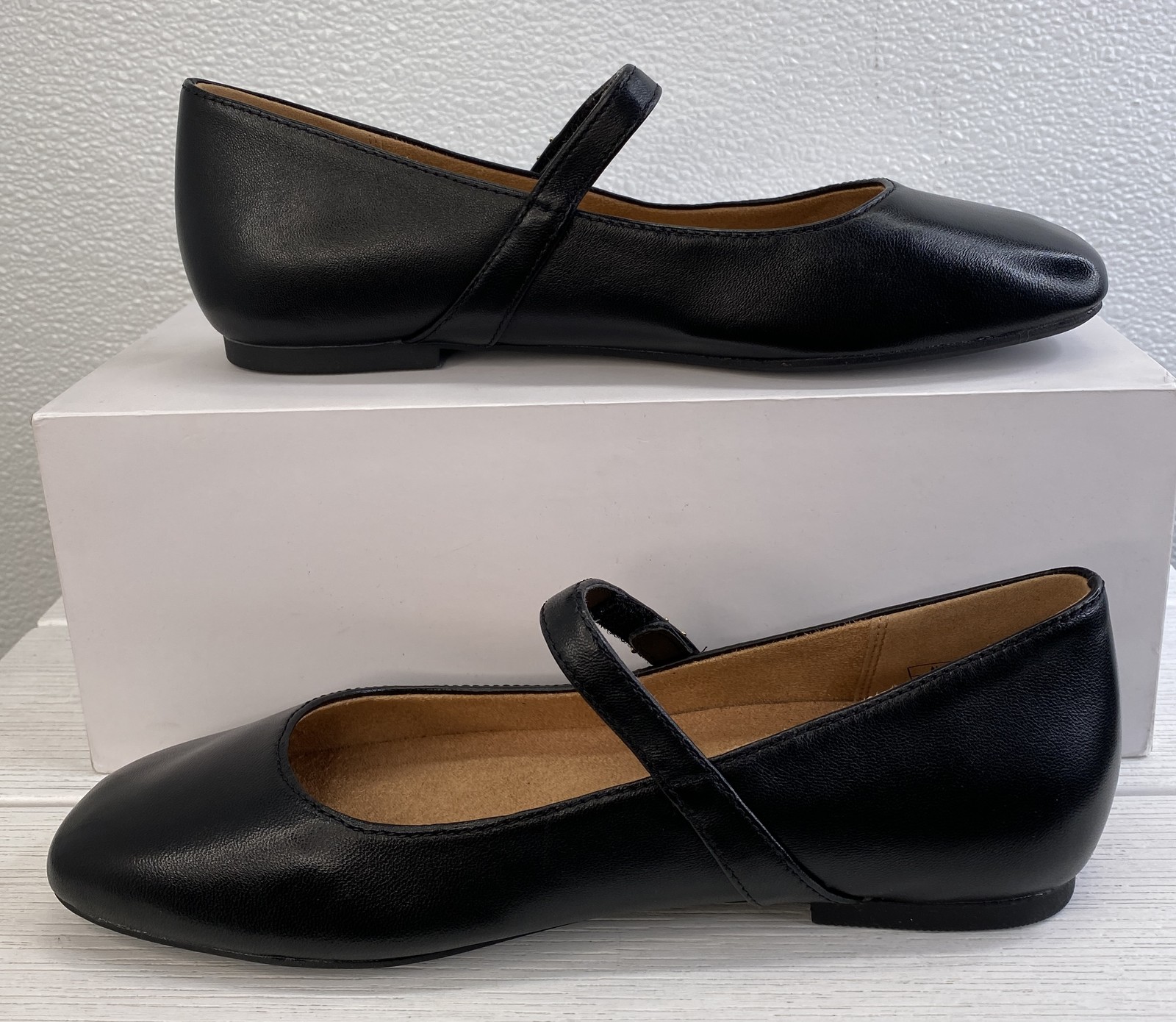 Vionic Alameda Mary Janes Women’s Size 7M Black Leather Square Casual Toe Flats