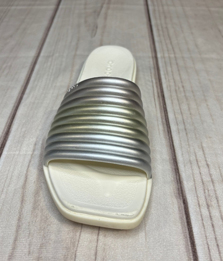 NWOT Crocs Women’s Size 7 Miami Metallic Slide **See Description**