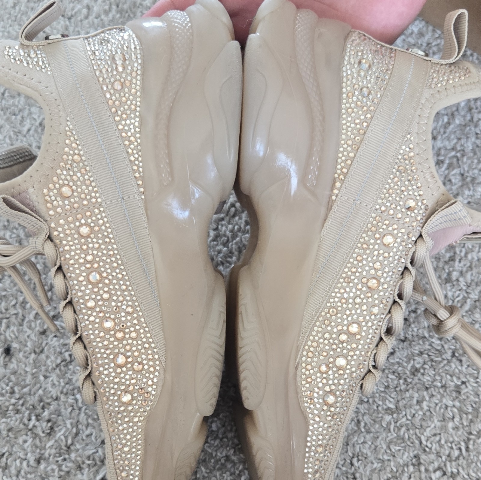Steve Madden Maxima Beige Knit Low Top Lace-Up Sneakers Rhinestone Cushioned
