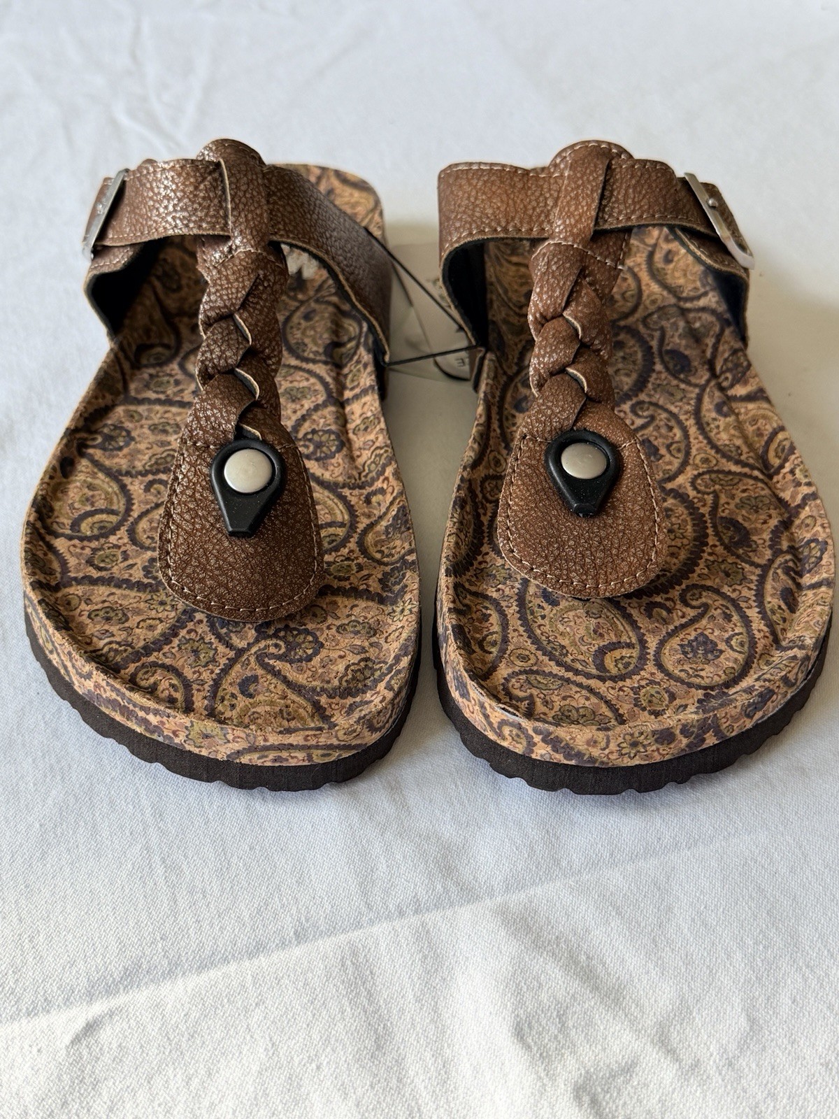 The Original Muk Luks Marsha Thong Sandals Bronze Memory Foam Footbed Size 9 NEW