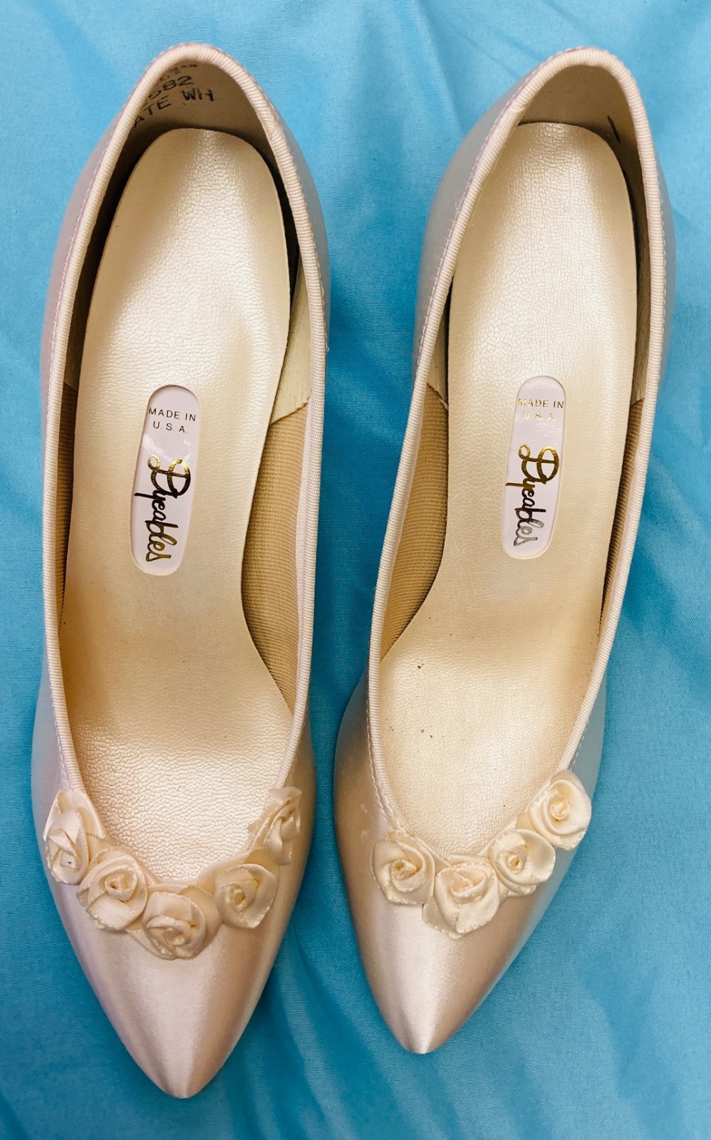 Vintage ’89 Dyeables Size 6B White Satin + matching gloves Wedding Prom NOT WORN