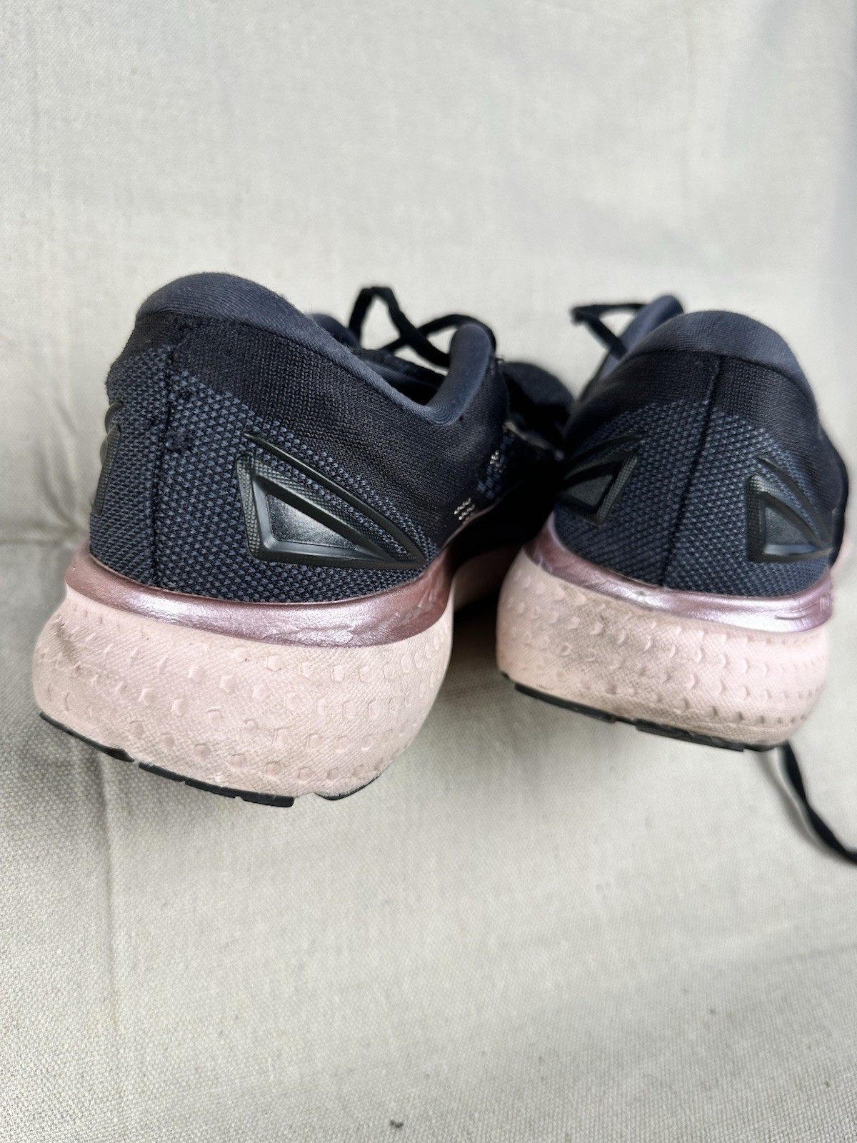 Brooks Glycerin GTS 19 Women’s Running Shoes Black/Pink, Size 8.5