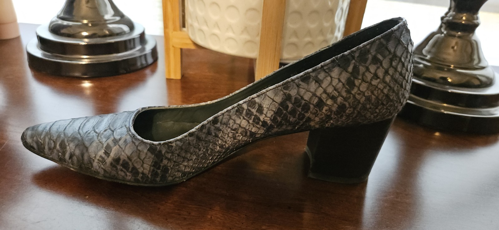 Stuart Weitzman Women’s Snake skin Block Heel Pump Grey And Black Size 8.5 SS