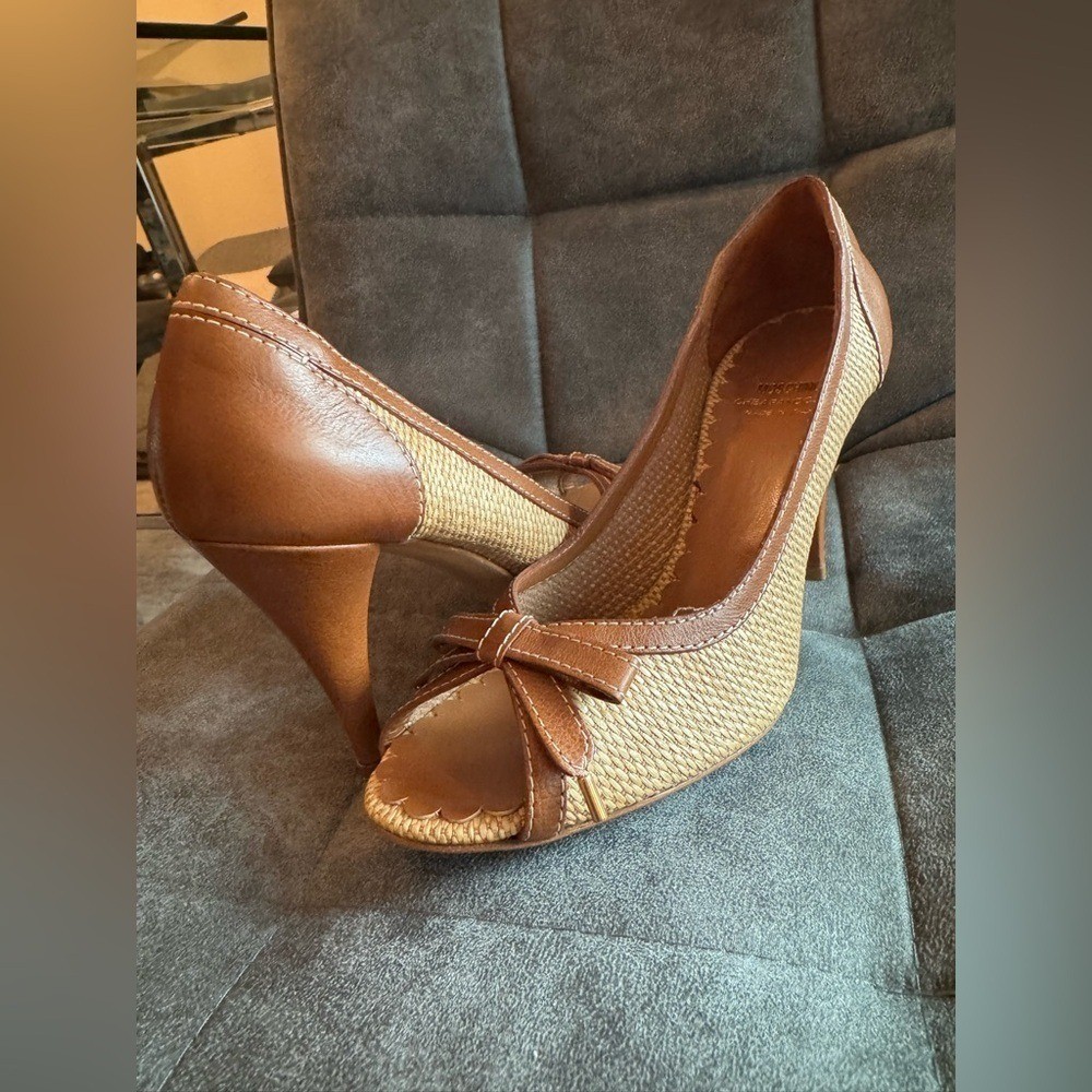 Vintage Moschino Brown and Tan Heels