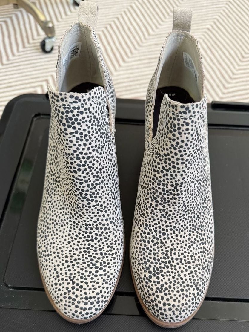 TOMS Women’s Kallie Wedge Booties in Mini Cheetah Print Suede size 8