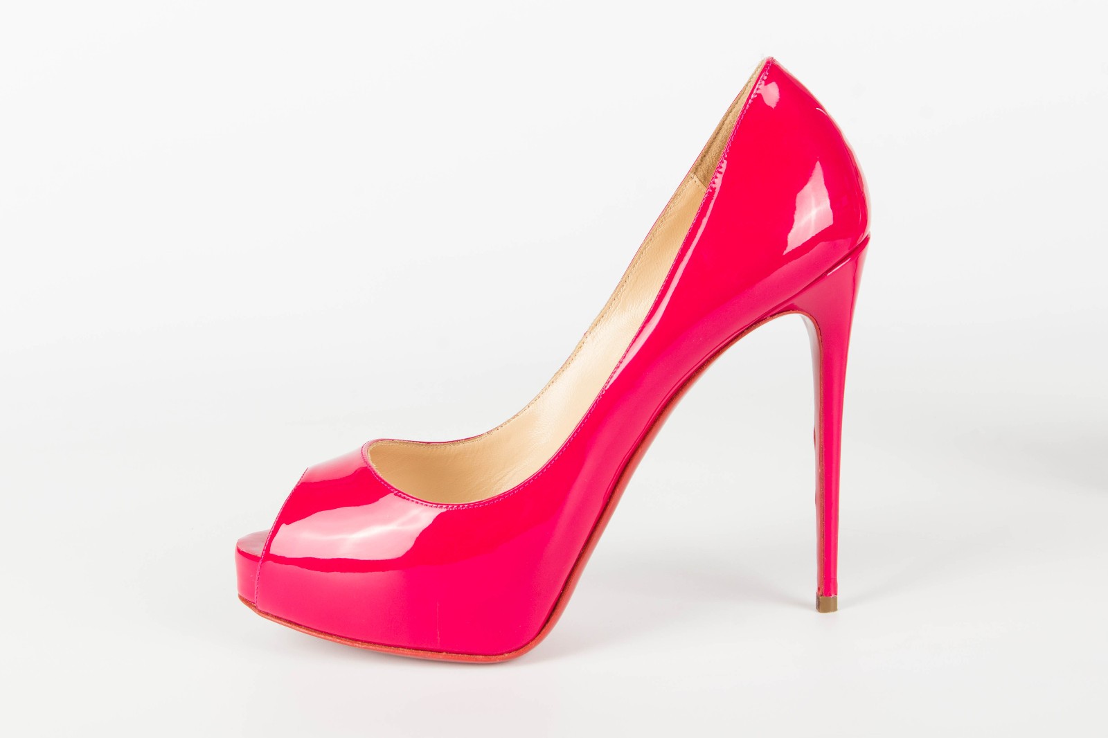 Christian Louboutin Very Prive Peep Toe Pink Patent Leather Pump Shoe US 6 EU 36