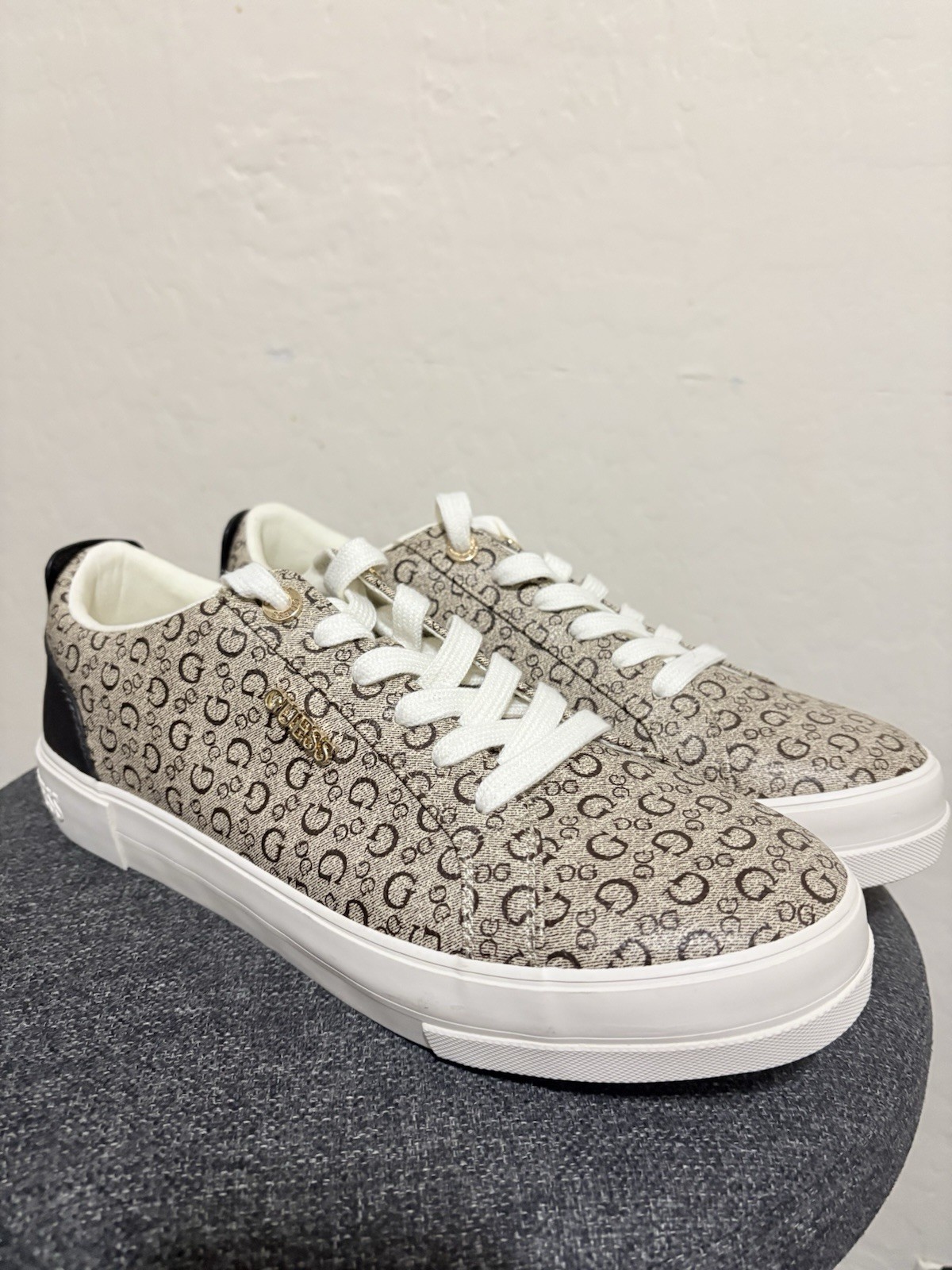 GUESS Logo Monogram Lace-Up Sneakers Beige/Black/White women’s US 11 M