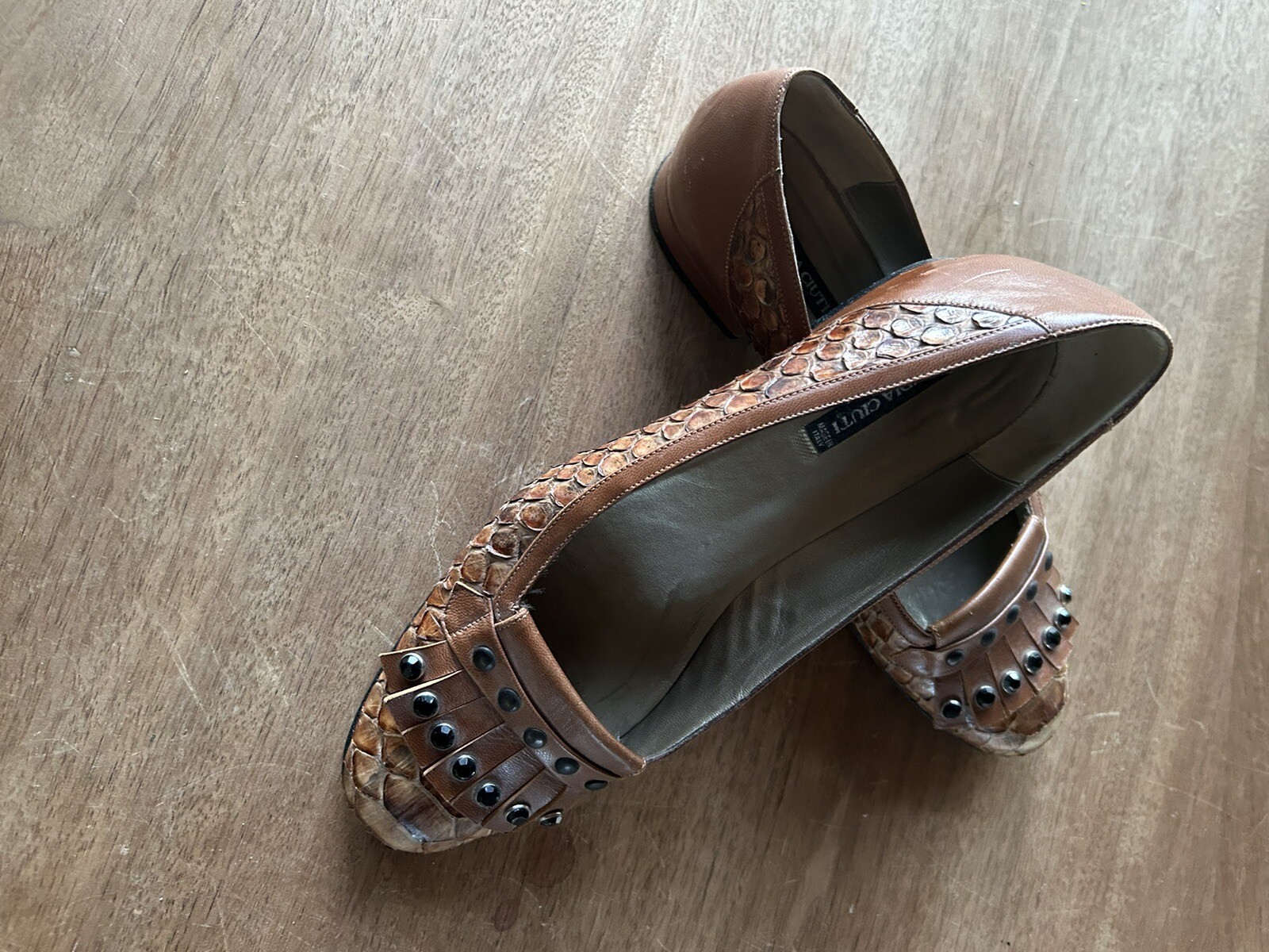 ITALIAN DESIGNER CLAUDIA CIUTI NATURAL SNAKESKINBLK JEWELS& METAL GROMETS LOAFER