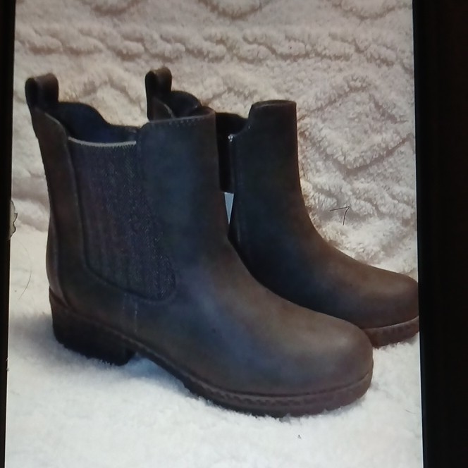 Maurices Anna Brownish/Gray Ankle Boots Zip Comfort Synthetic Women Size 9
