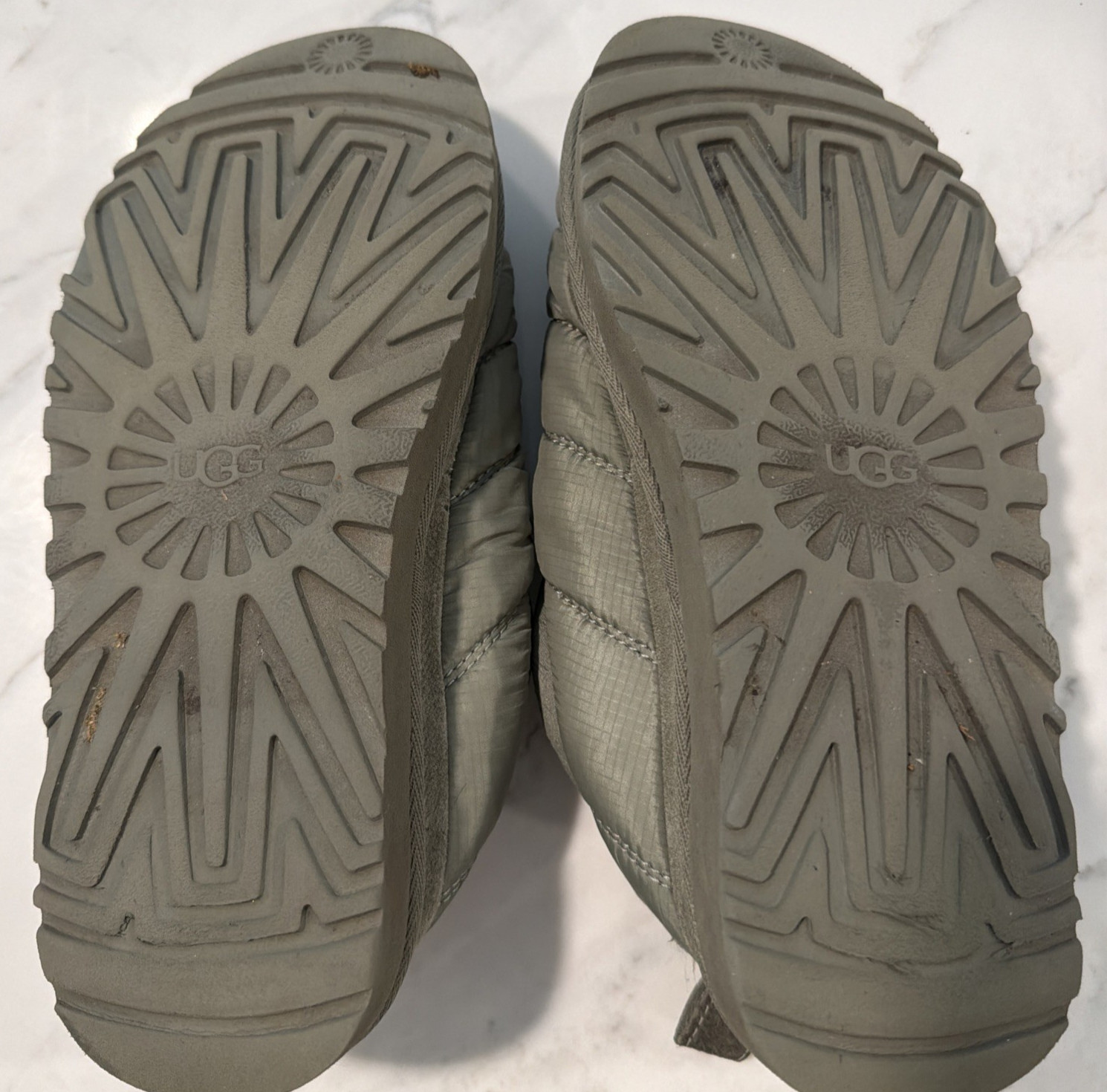 UGG Tasman LTA 6 Moss Green Gorpcore Street Style Cozy Chic Clean Girl