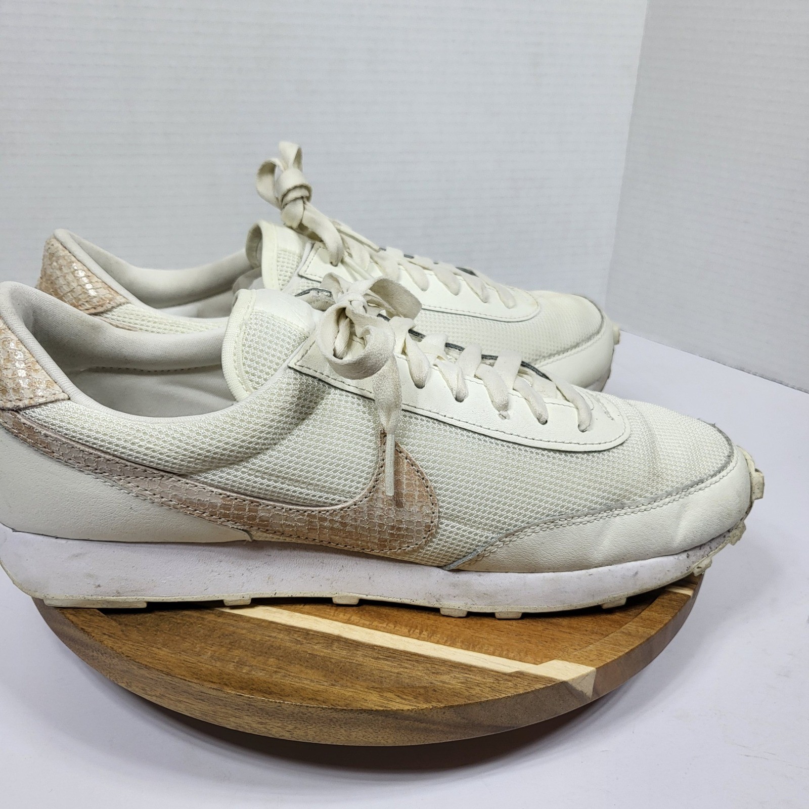 Nike Daybreak Women 11 Sail White Snakeskin Good DH4262-100 Retro Runner Sneaker