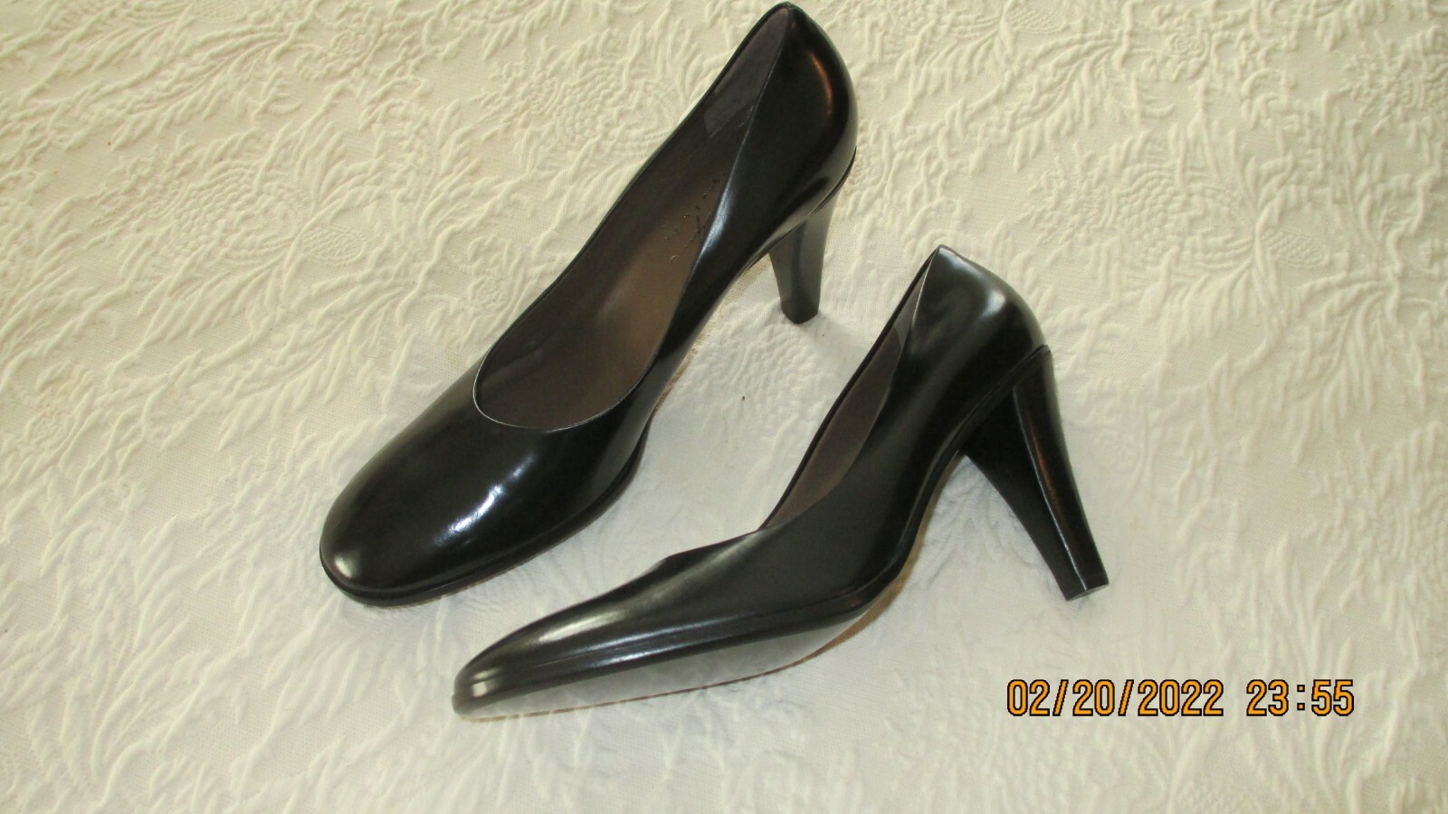 New Joan&David black 100%leather pump, 9cm/3.5″heel, made in Italy,Size 9 Italy 