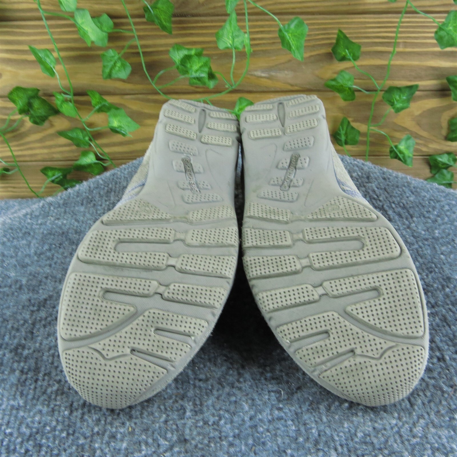 SKECHERS Women’s Relaxed Slip-On Brown Suede Sz 7 Medium (B, M) Gently Used 2025