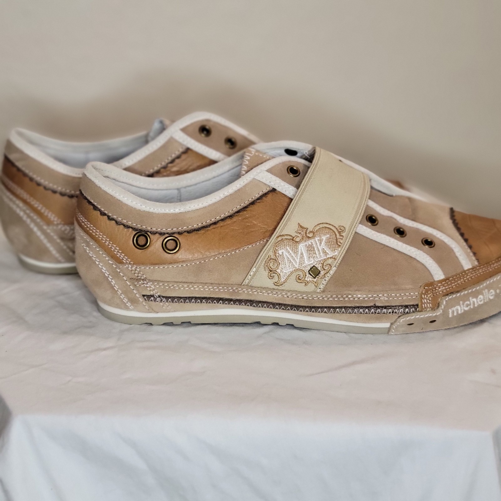BNWT DEADSTOCK Y2K Michelle K Skechers Tan Low Profile Slip-on Sneakers 00s RARE