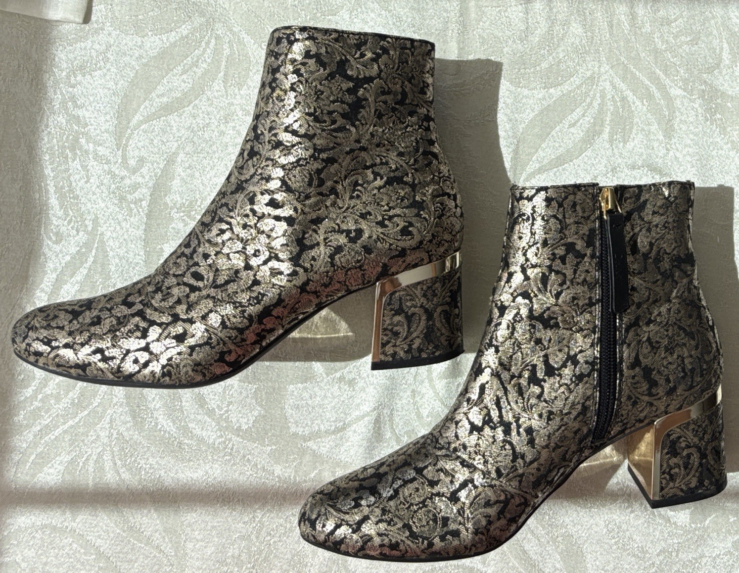 DKNY Women’s Ankle Booties US 7 Gold/Black Floral Metallic Synthetic Zip
