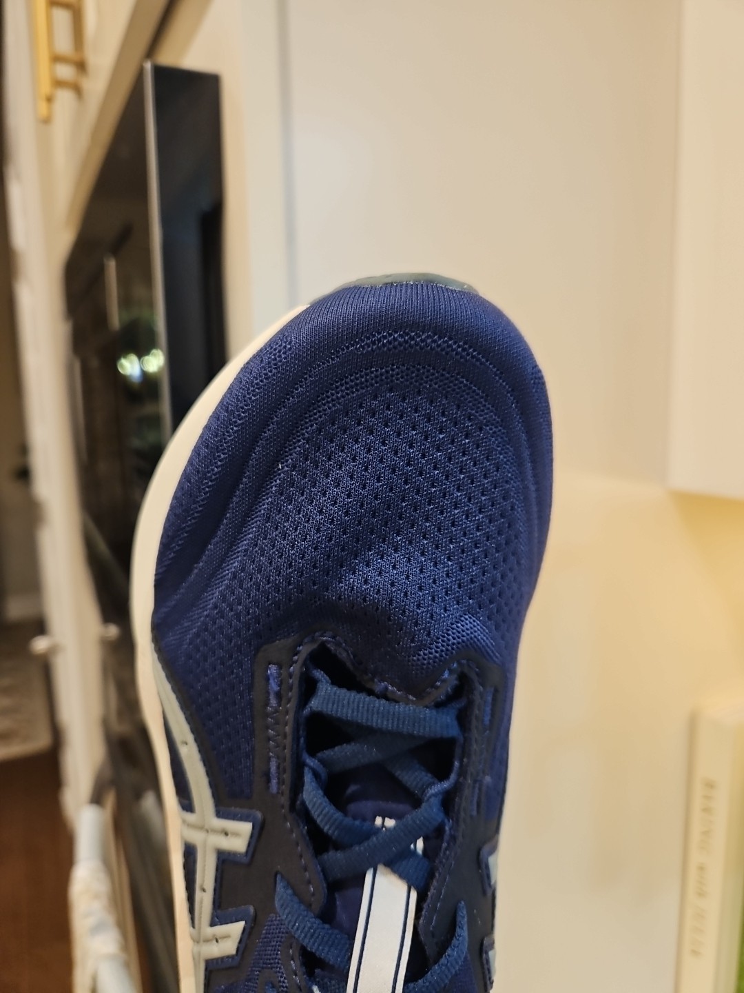 ASICS NOVABLAST 5 ASCIS TRACK CLUB INDIGO BLUE & SEAL size 10 Women’s 1012B811