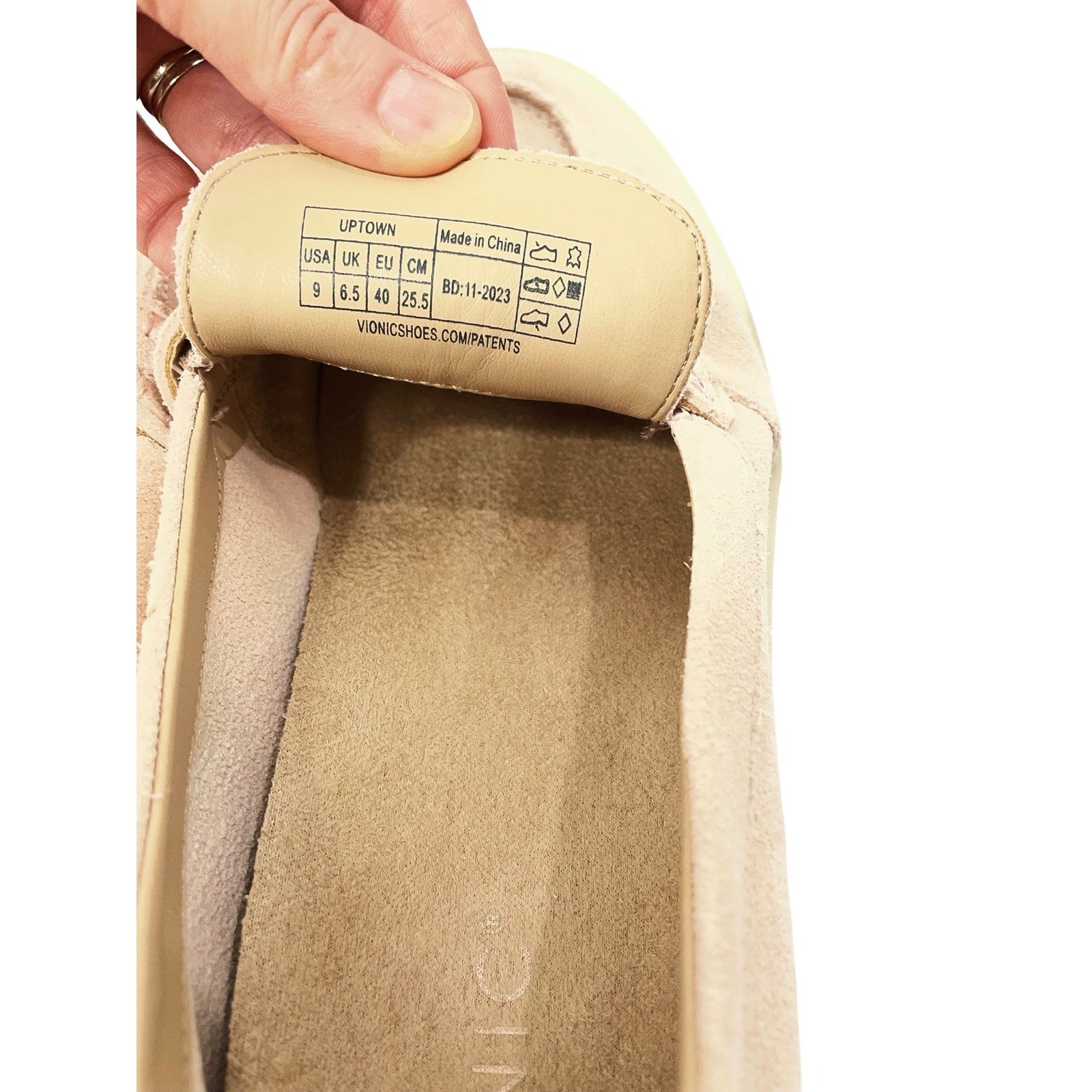 Vionic Uptown super soft suede loafers Size 9 pale pink nude comfort shoes