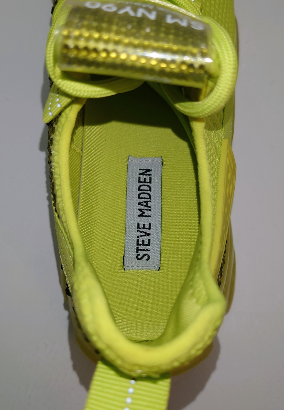 Steve Madden Maxima Knit Rhinestone Neon Yellow SM NY90 Size 8.5