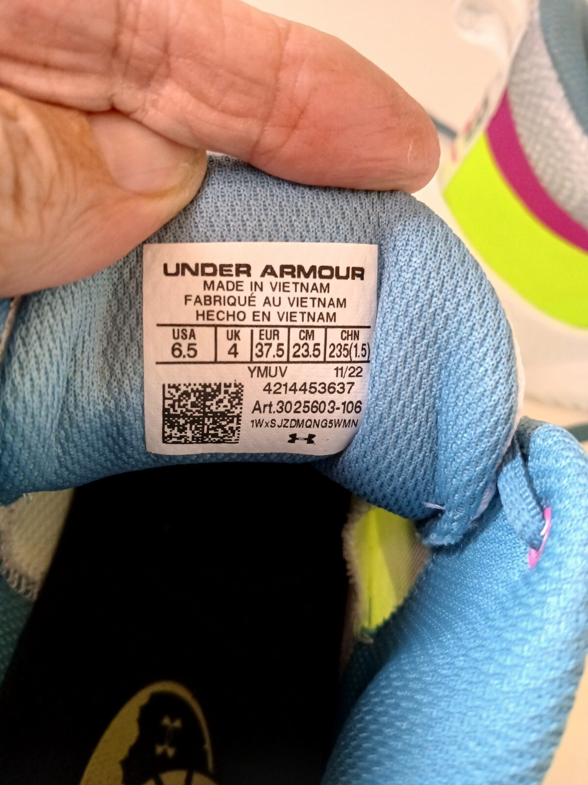 Under Armour Flow Breakthrough Women’s Shoes. Colorful. Size 6.5.
