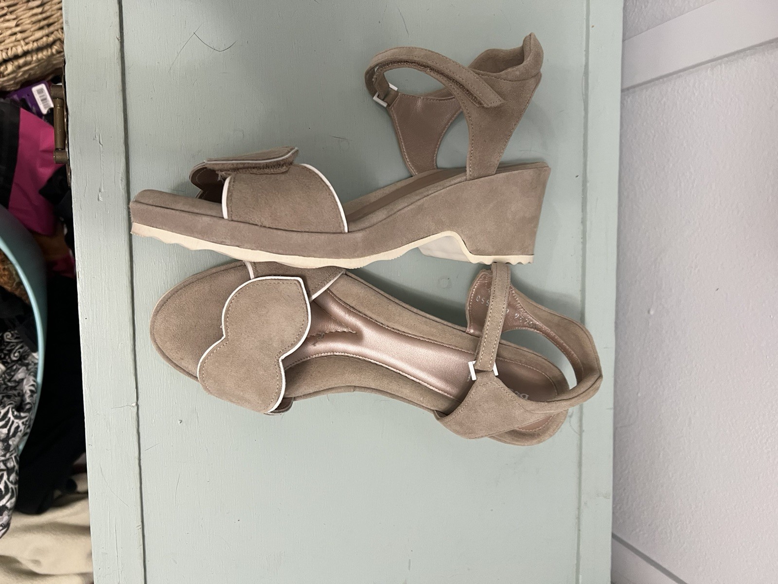 BeautiFeel Emma Sz 40 Tahini White taupe Women’s Comfort Sandal