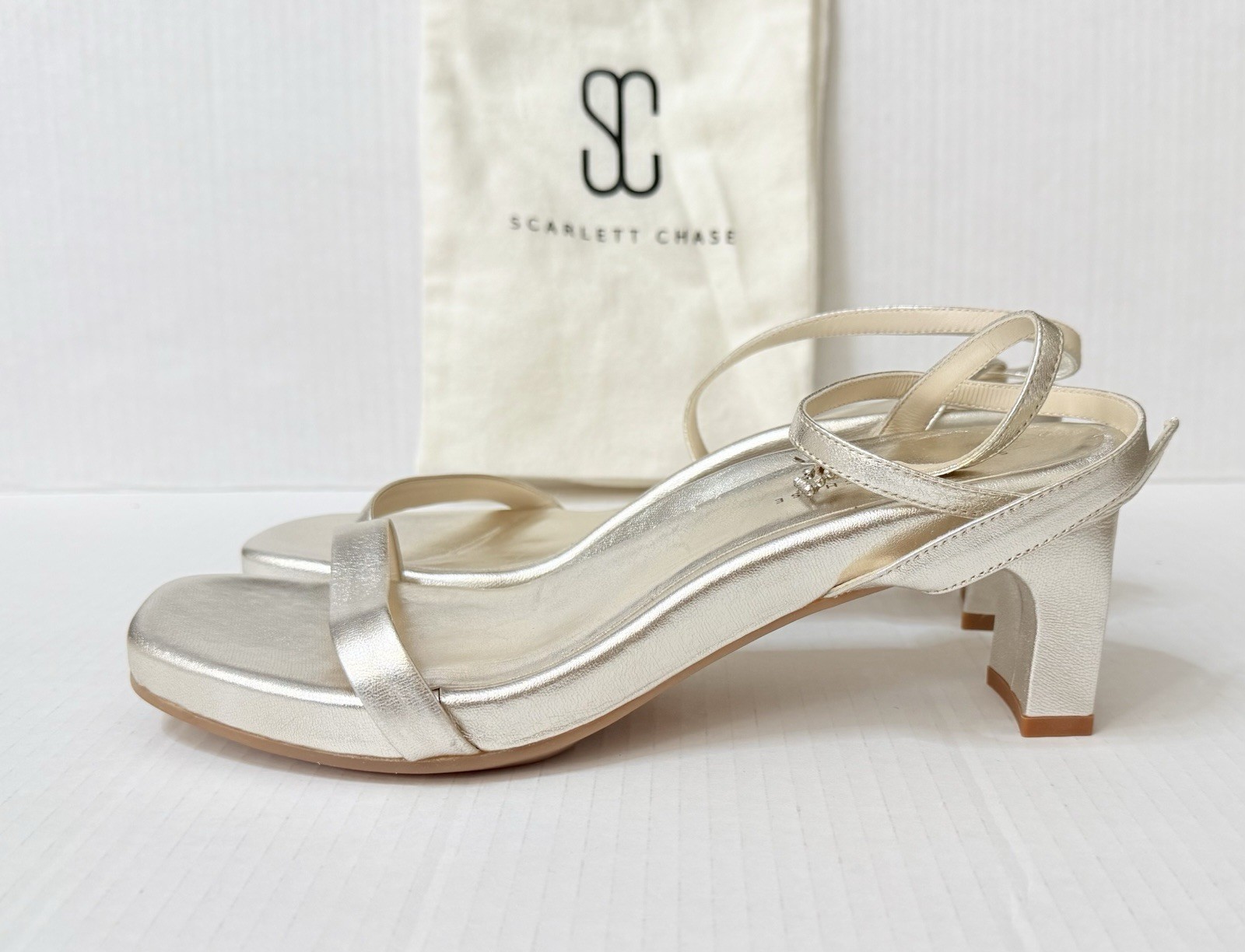New!! Scarlett Chase Leather Sandals 👡 Champagne Metallic Size 39 Made In Italy