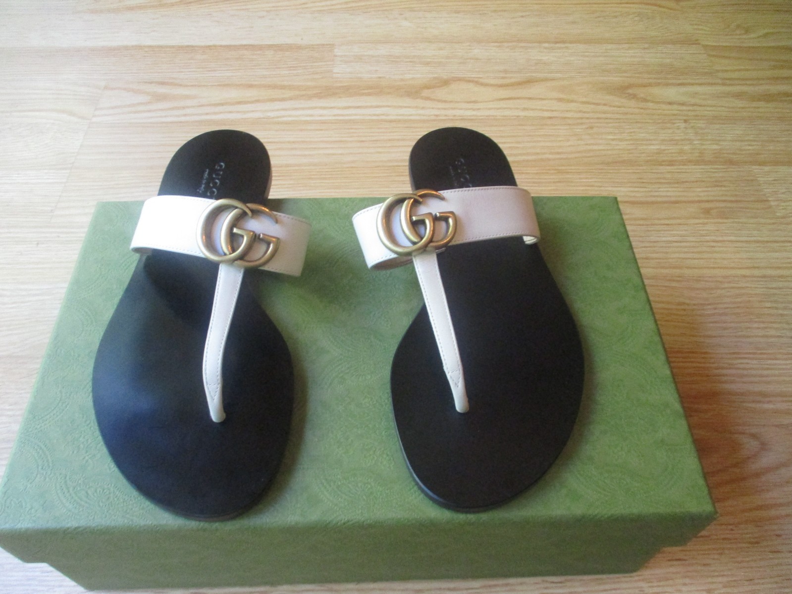 $680 Gucci Double GG Marmont T Strap Thong Slip On Sandals Cream 36.5 US 6.5 NEW